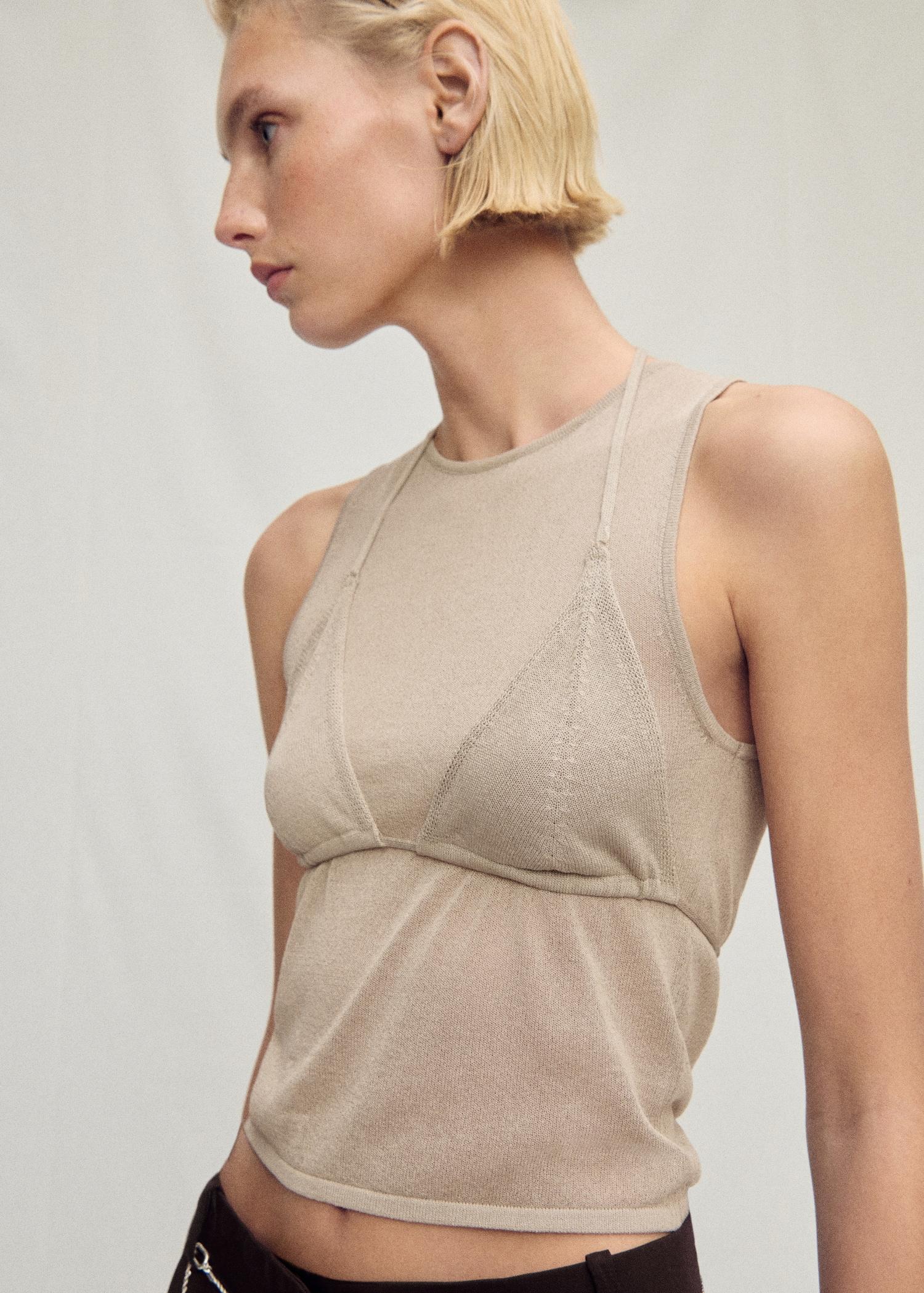 Contrasting knit top - Women | MANGO USA Product Image