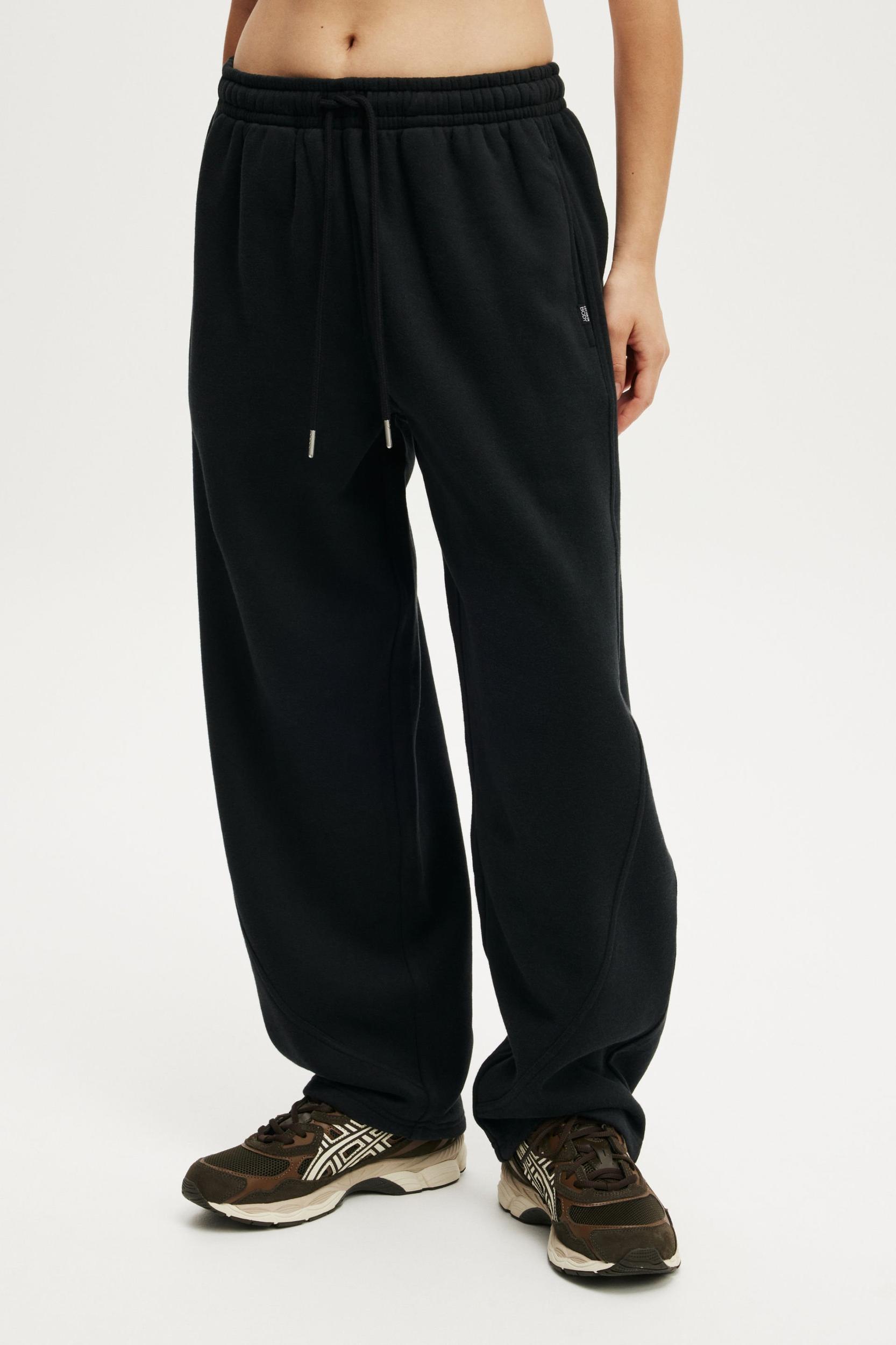 Plush Essential Barrel Sweatpant Product Image