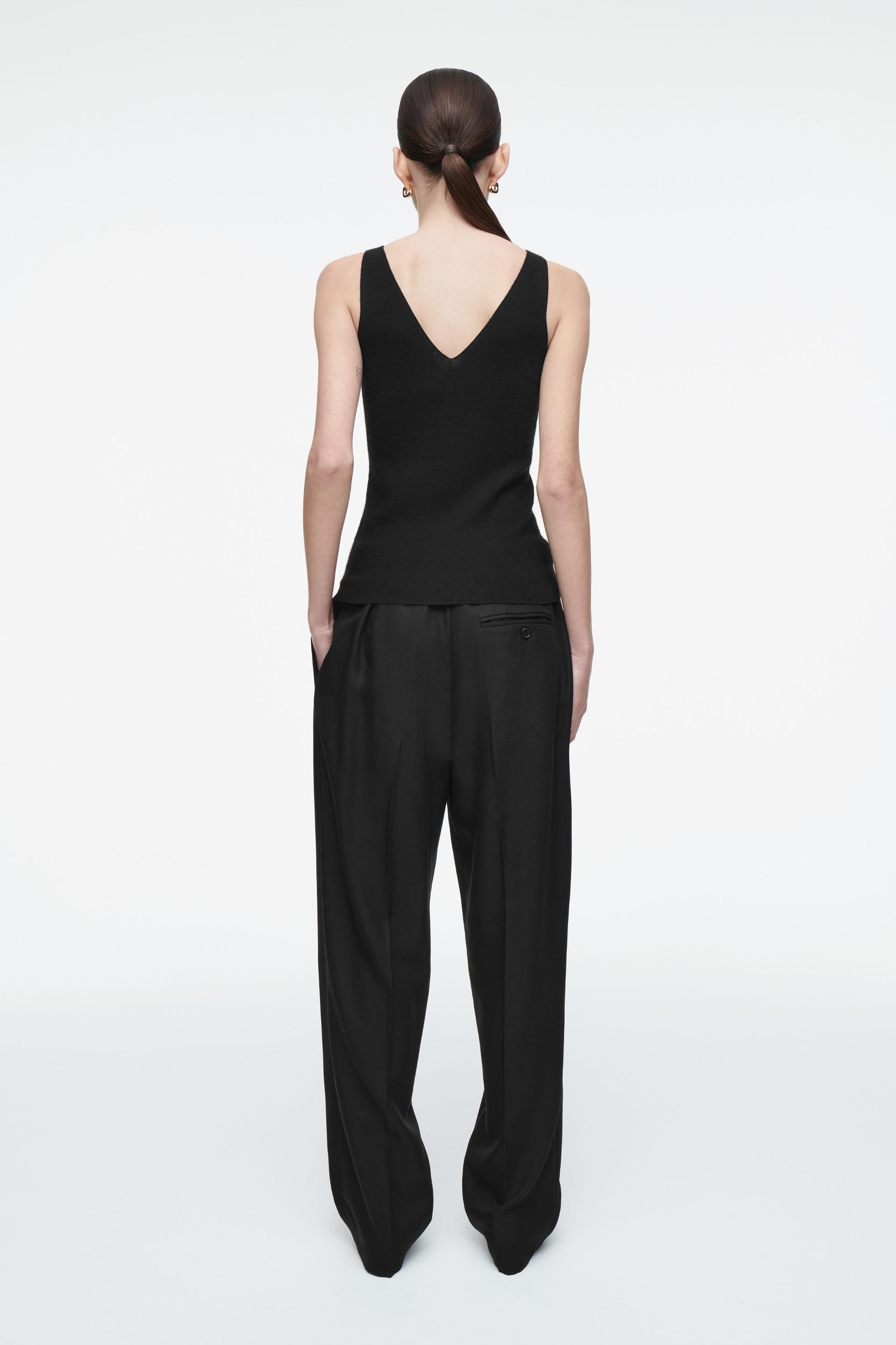 SLIM RIBBED CASHMERE TANK TOP Product Image