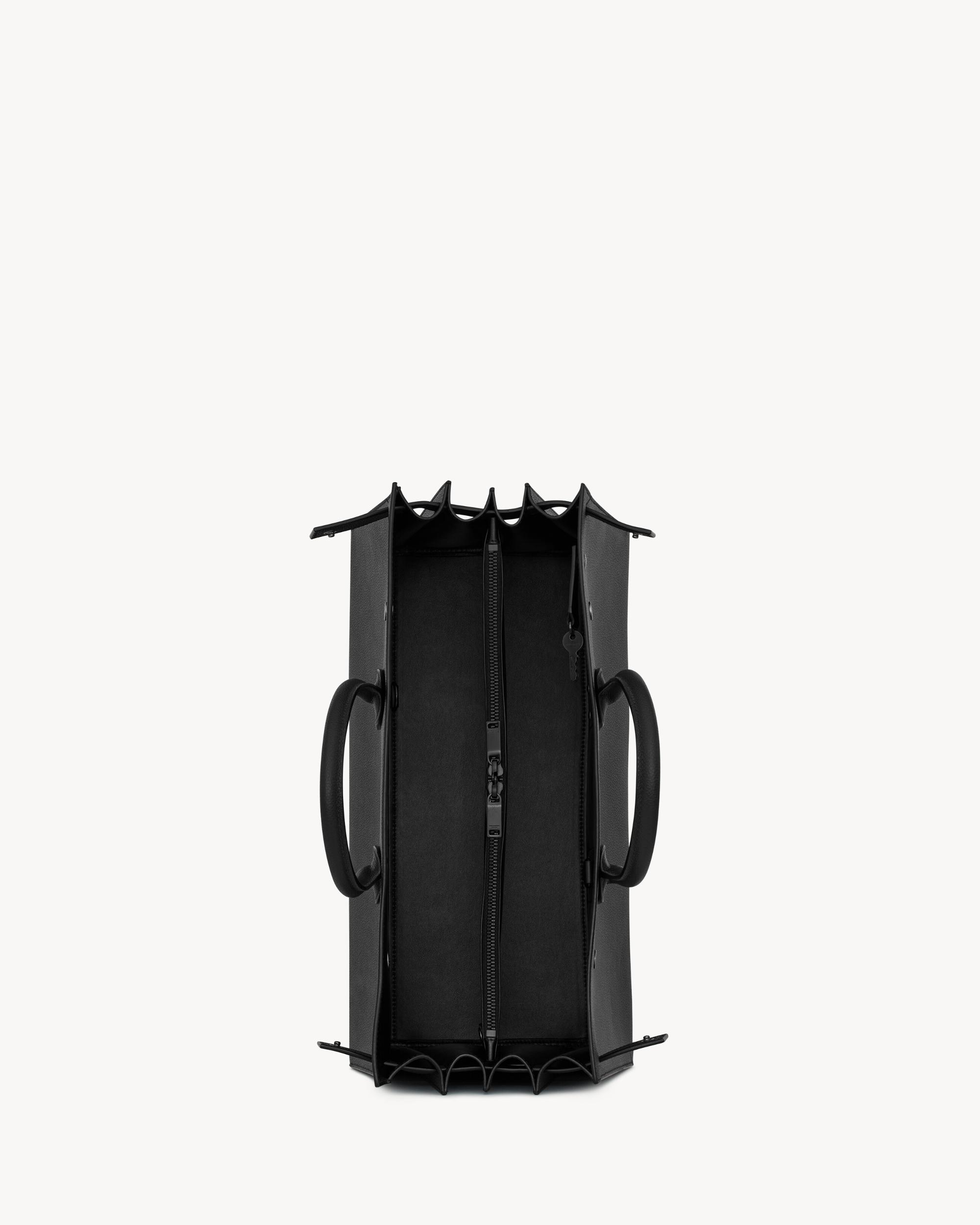 sac de jour large in grained leather Product Image