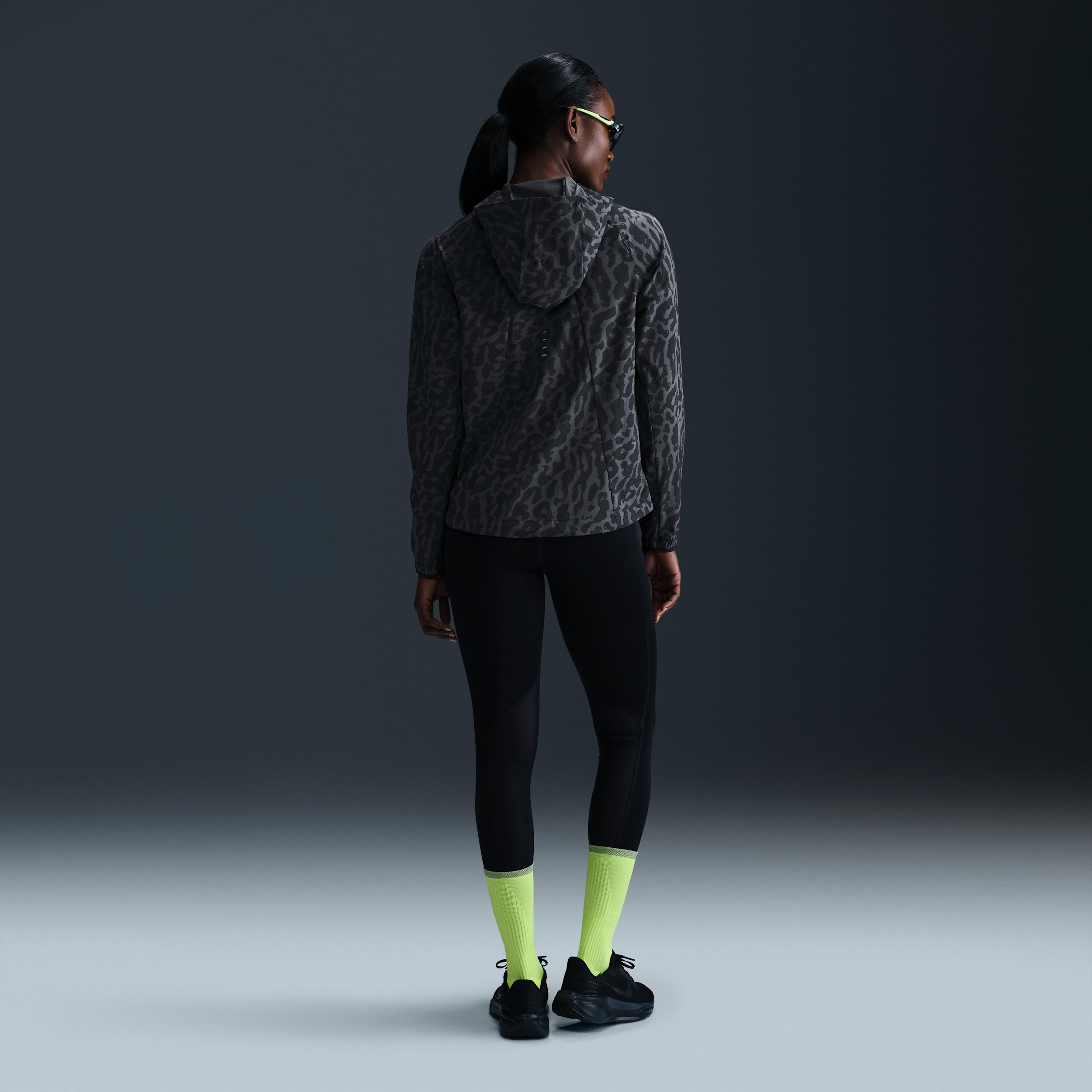 Nike Swift Women's Dri-FIT Packable Running Jacket Product Image