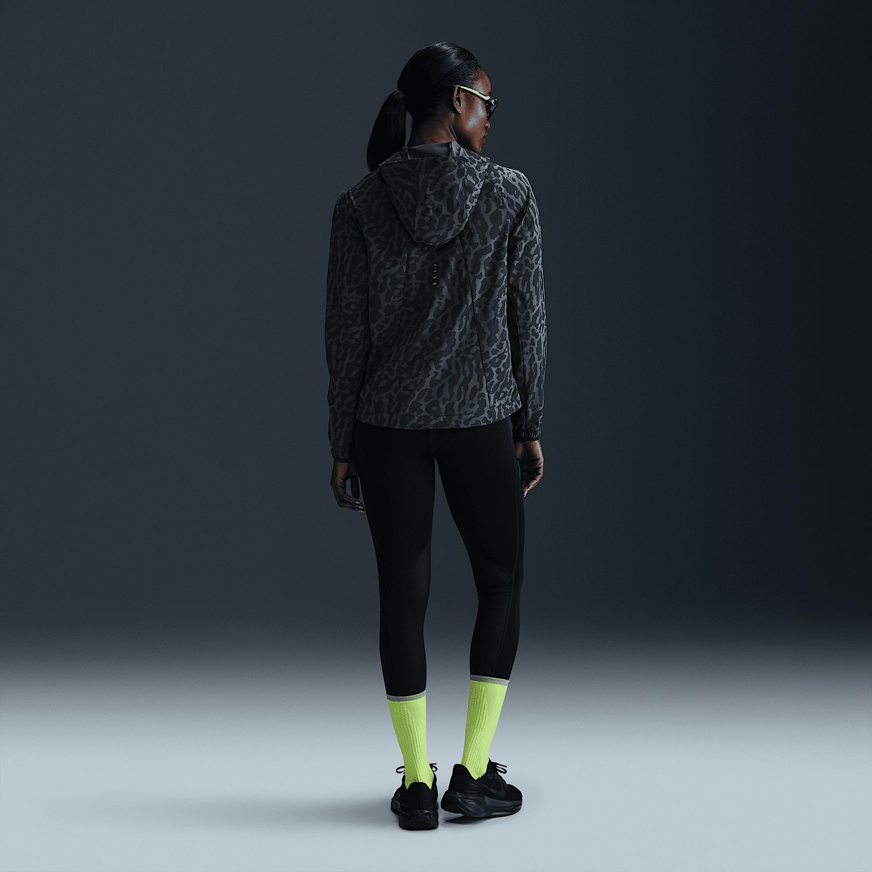 Nike Swift Women's Dri-FIT Packable Running Jacket Product Image