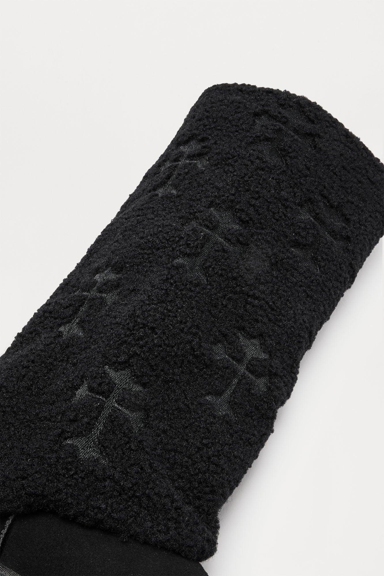 Thorne Sherpa Boots - Black Female Product Image