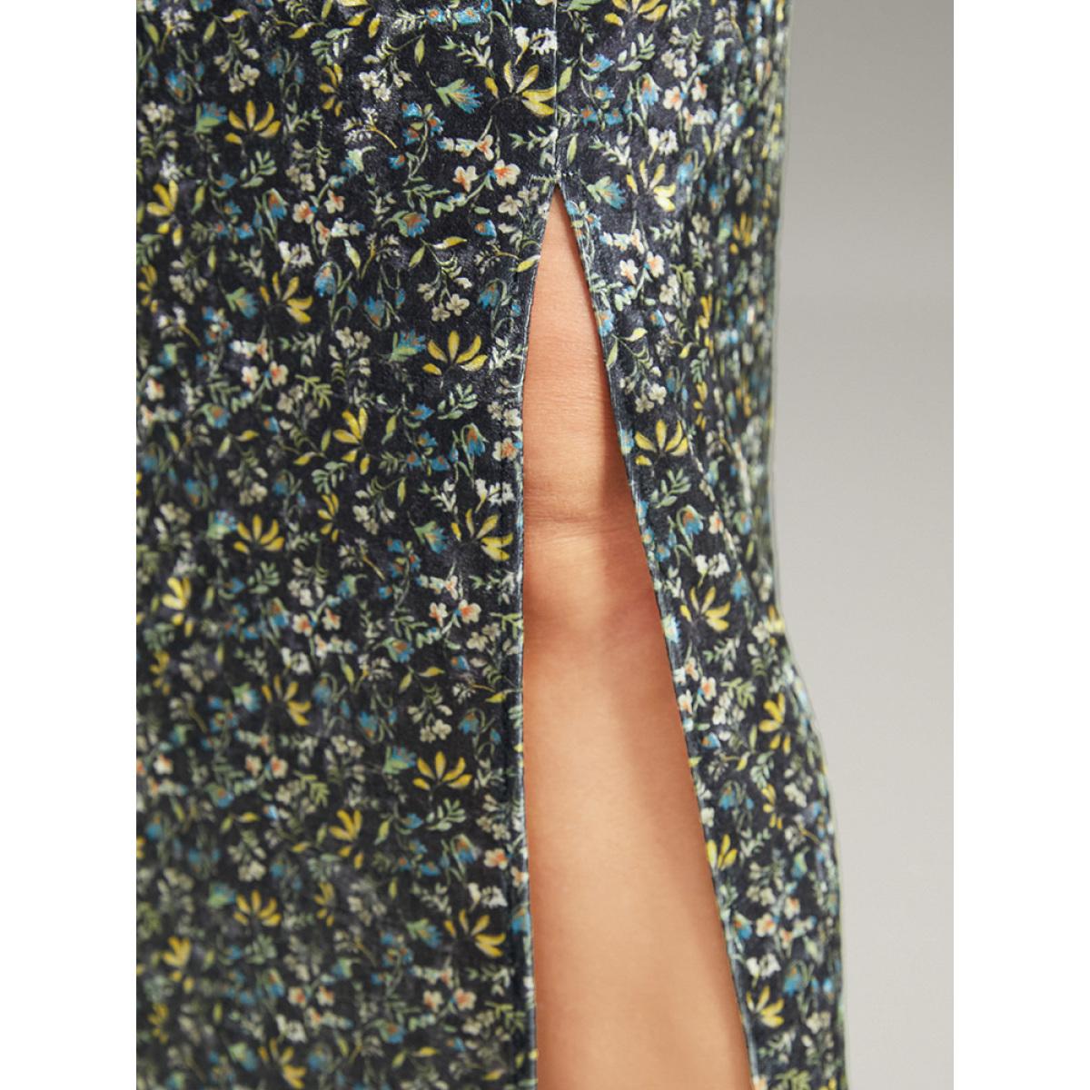 Plus Size Velvet V Neck Ditsy Floral Split Hem Dress Black Women Glamour Printed V-neck Elbow-length sleeve Curvy Midi Dress BloomChic 28/5X Product Image