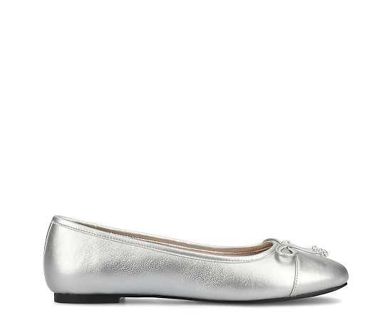 Journee Collection Womens Kaiah Flat Product Image