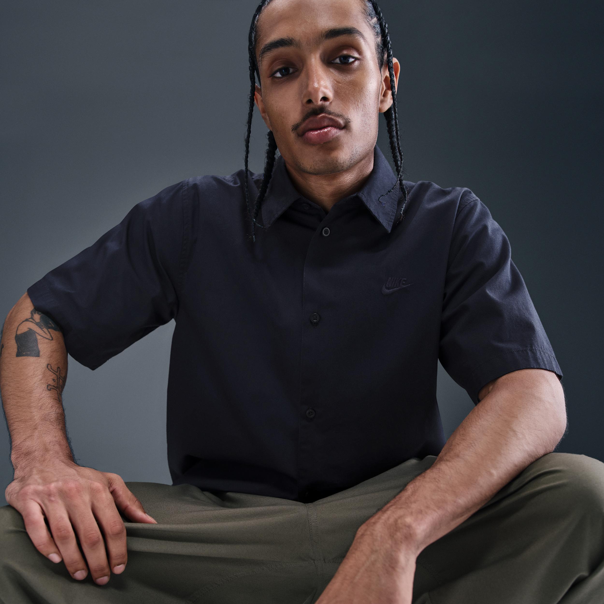 Nike Men's Club Short-Sleeve Button-Down Shirt Product Image