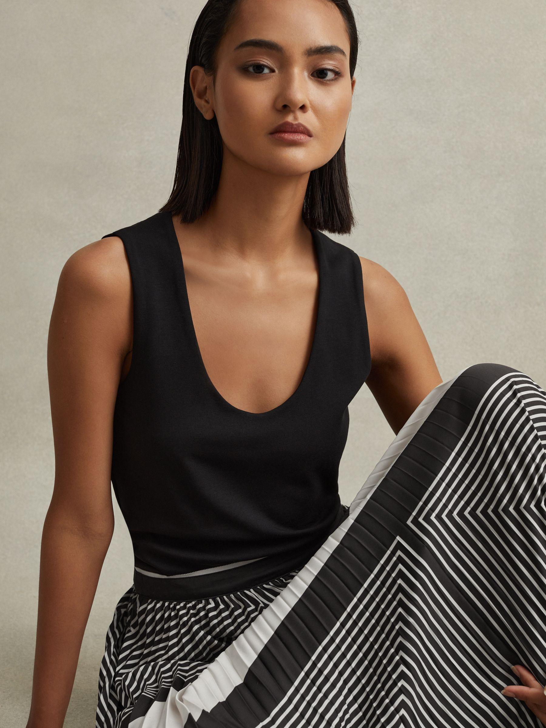 Printed Pleated Midi Skirt in Black/Cream Product Image