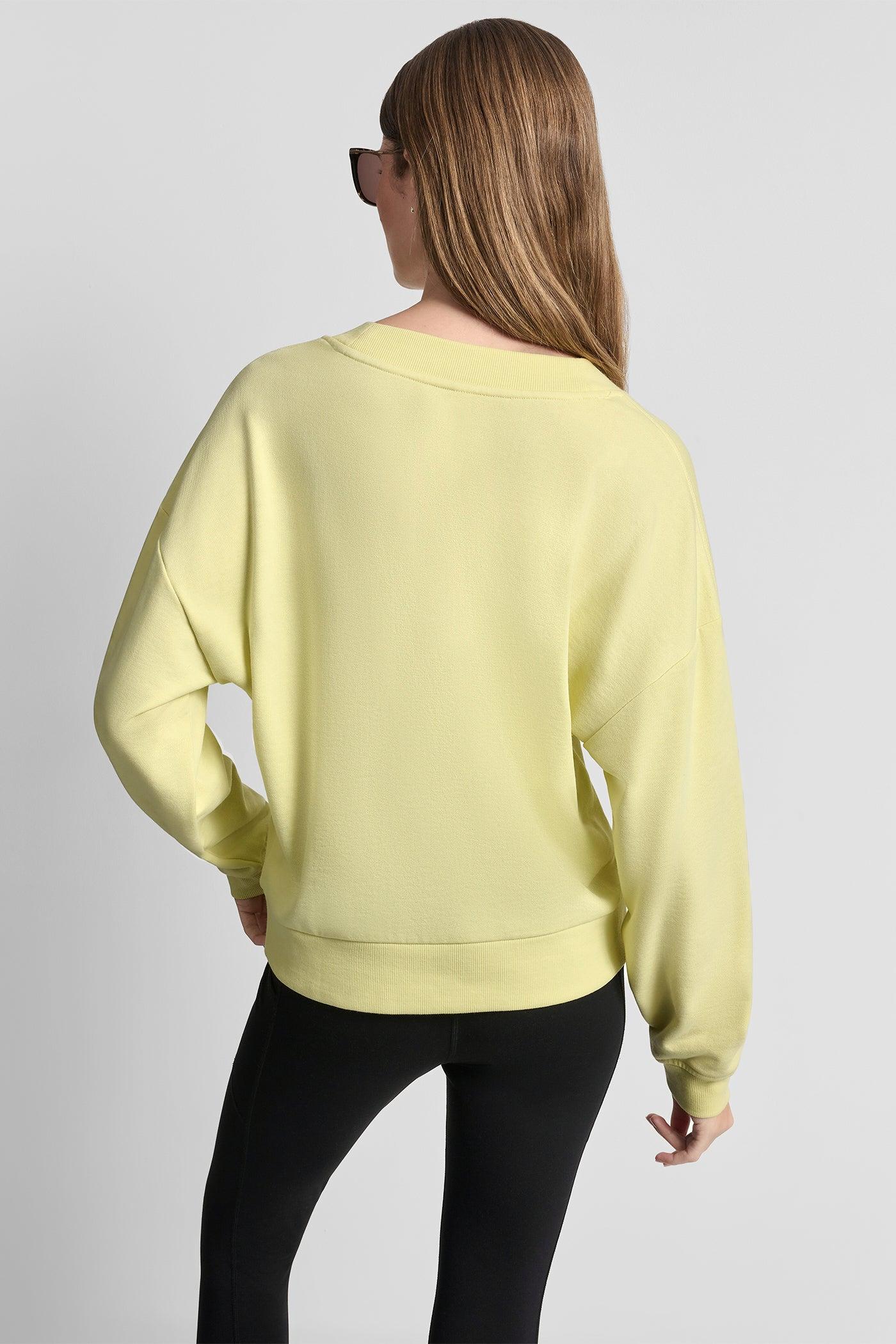 METALLIC BUBBLE LOGO V-NECK PULLOVER Product Image