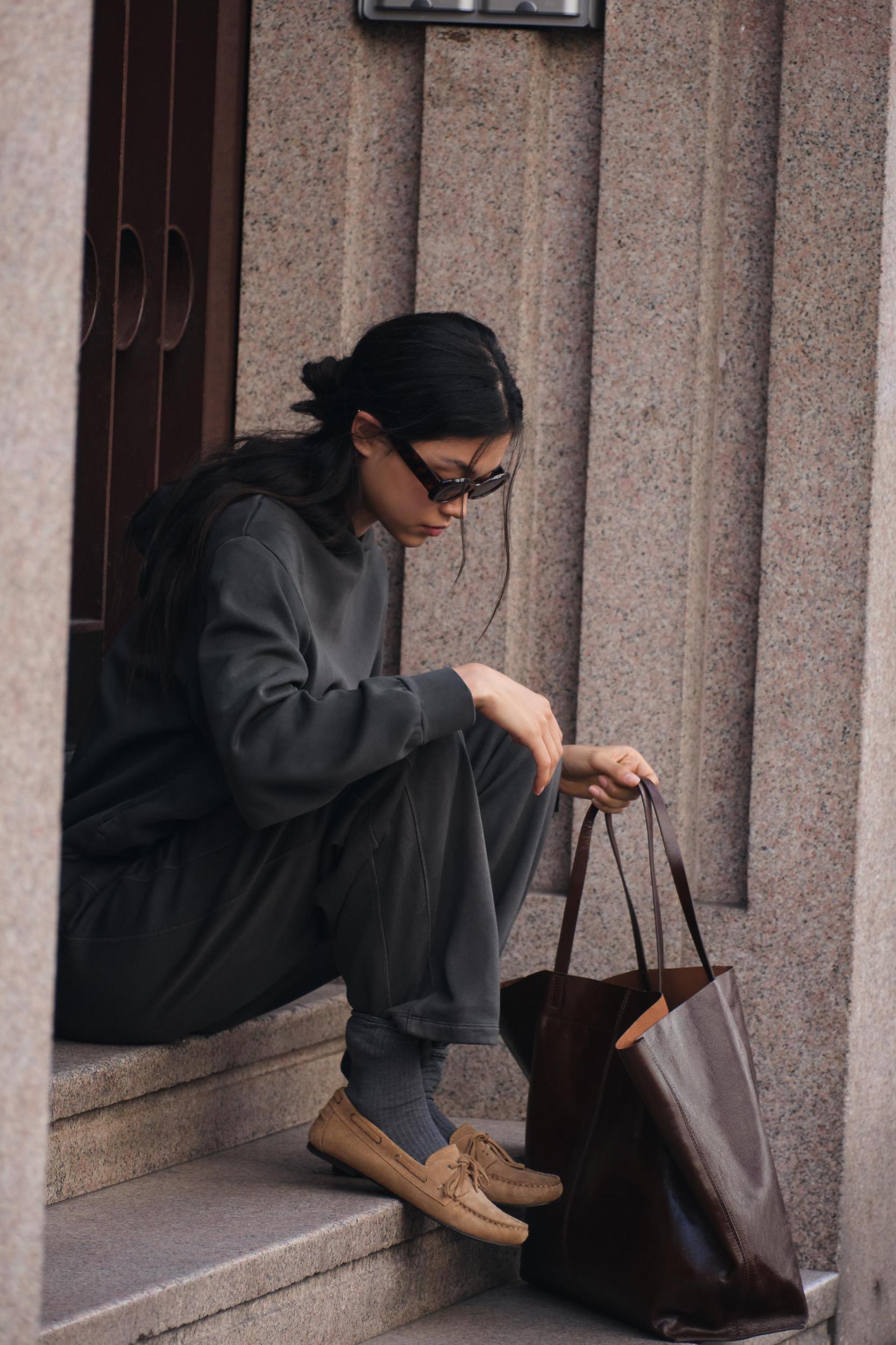 POCKETED HOODIE SWEATSHIRT Product Image