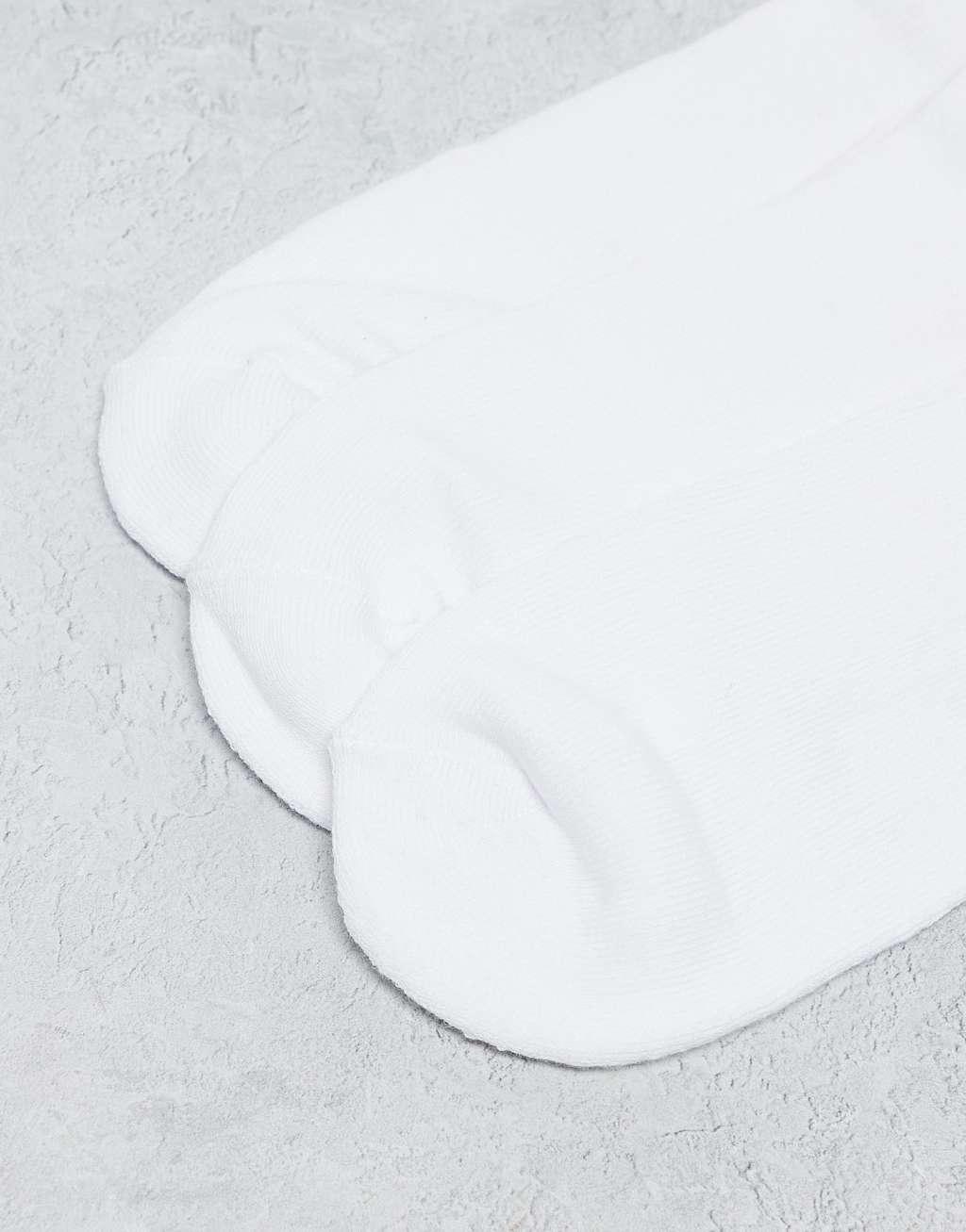 Vans Classic 3 pack Half Crew socks in white Product Image