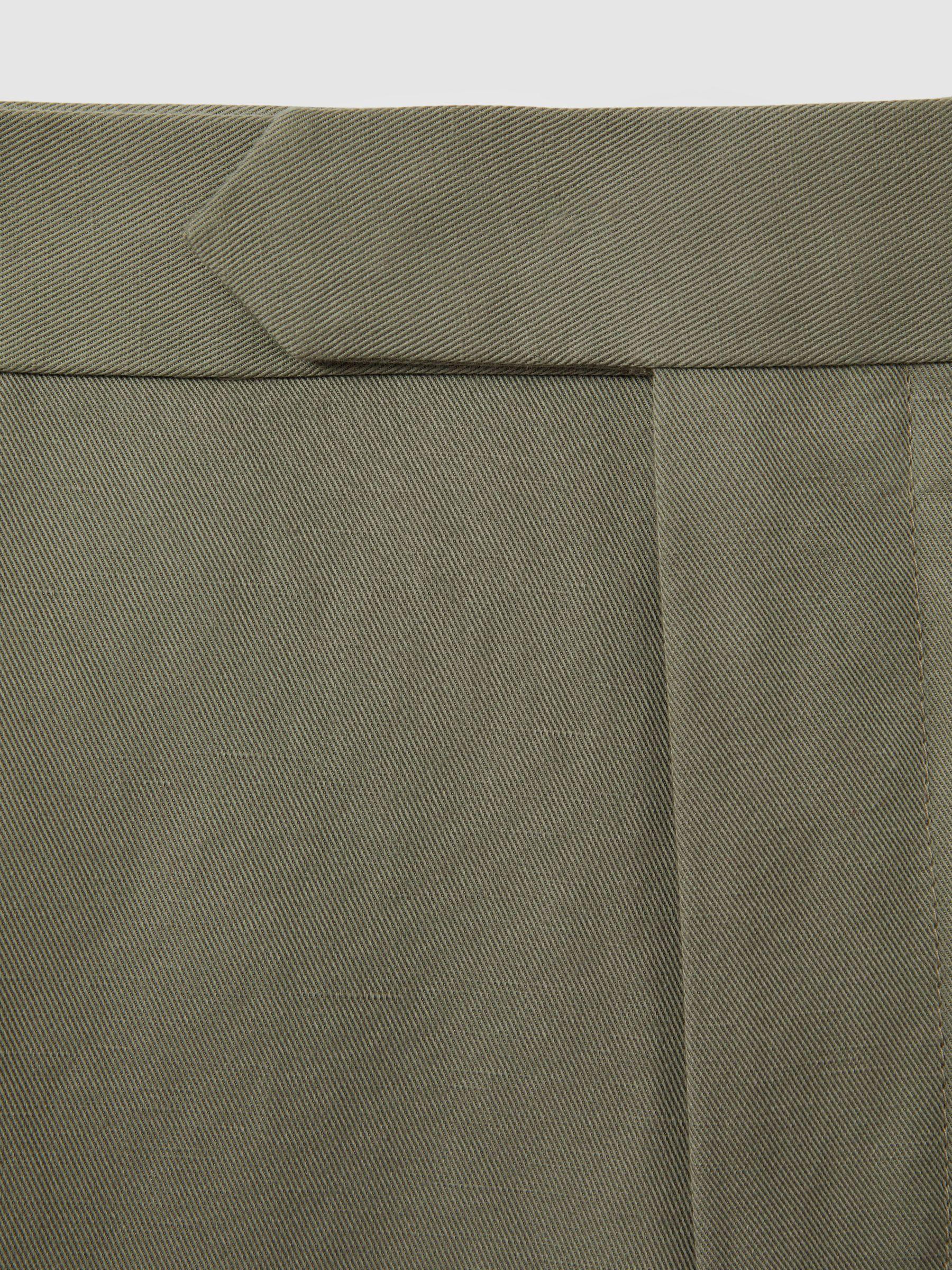 Cotton/Linen Blend Adjuster Shorts in Sage Product Image