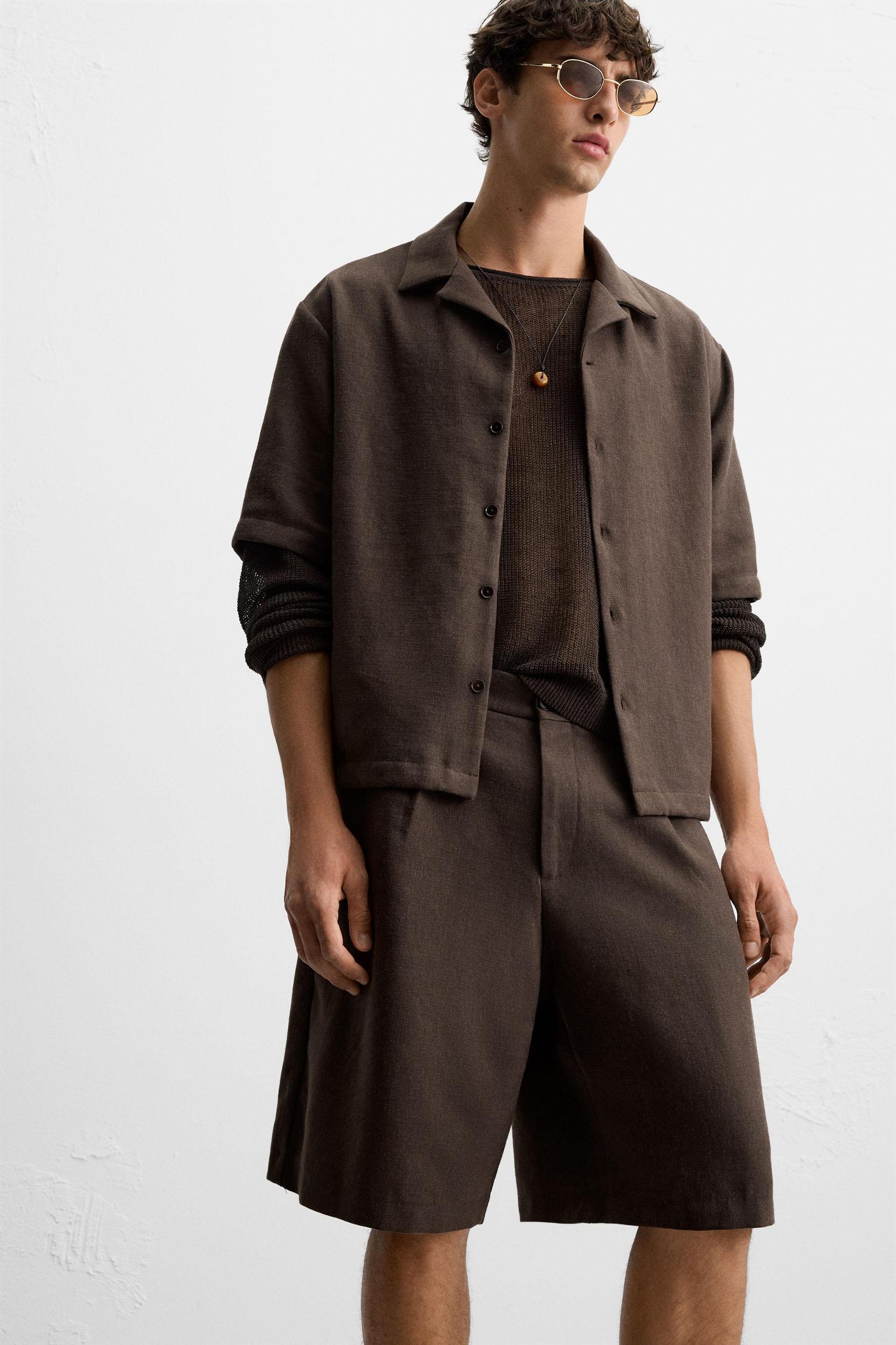 TEXTURED PLEATED SHORTS Product Image