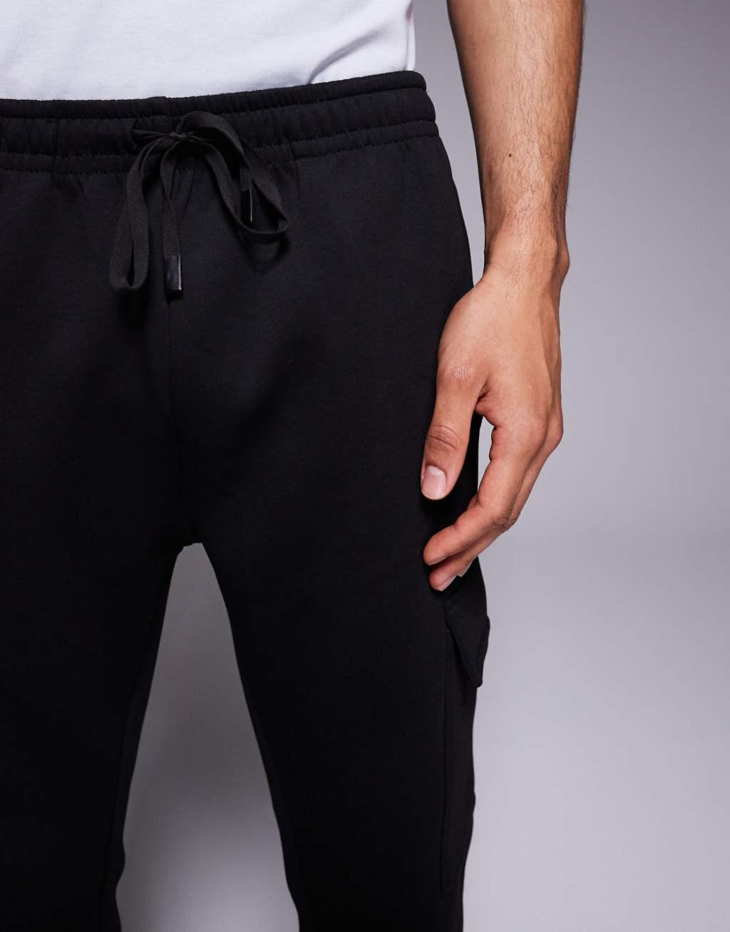 4505 Icon training quick dry performance cargo sweatpants in black  Product Image