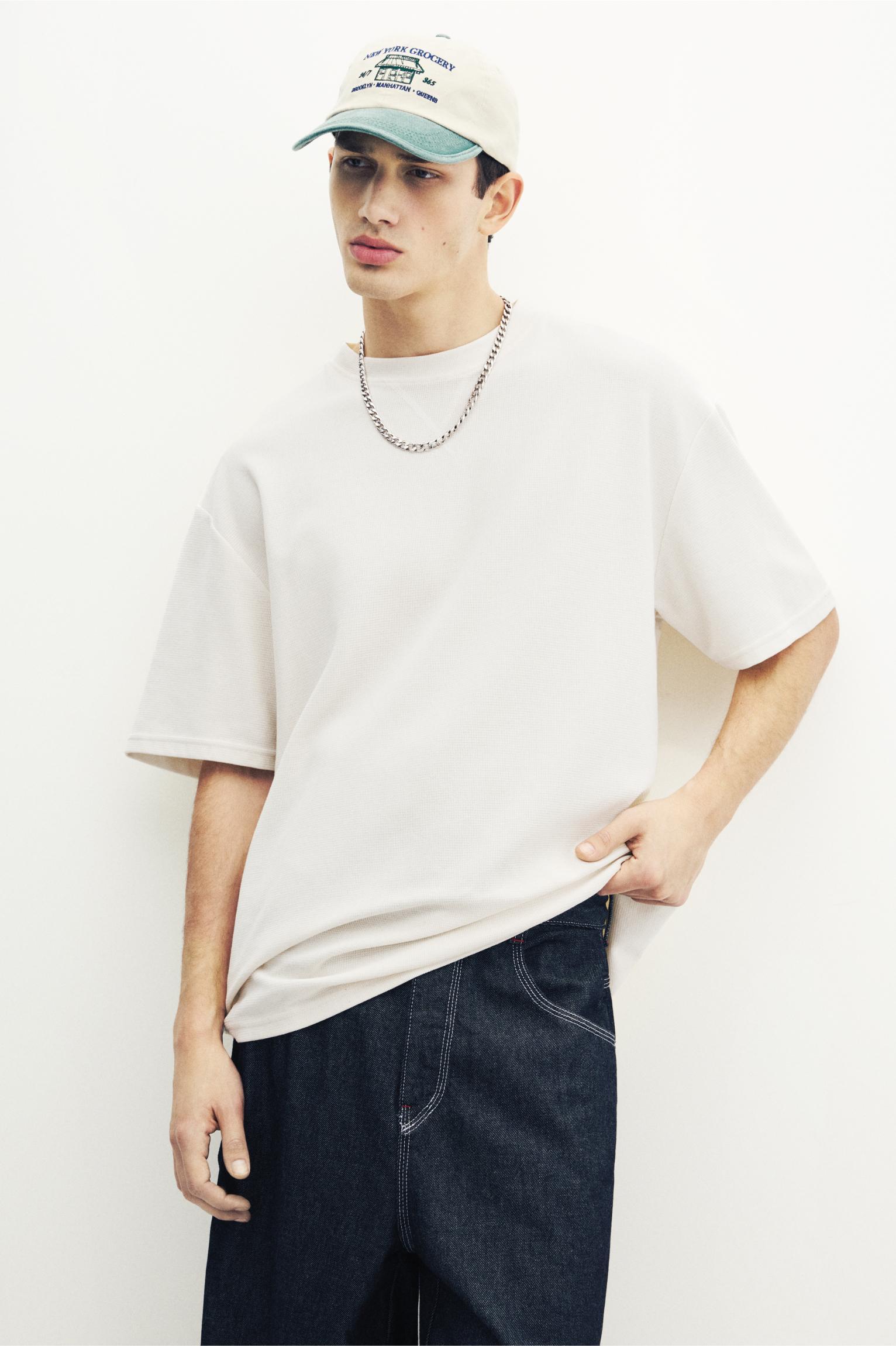Basic short sleeve textured T-shirt Product Image