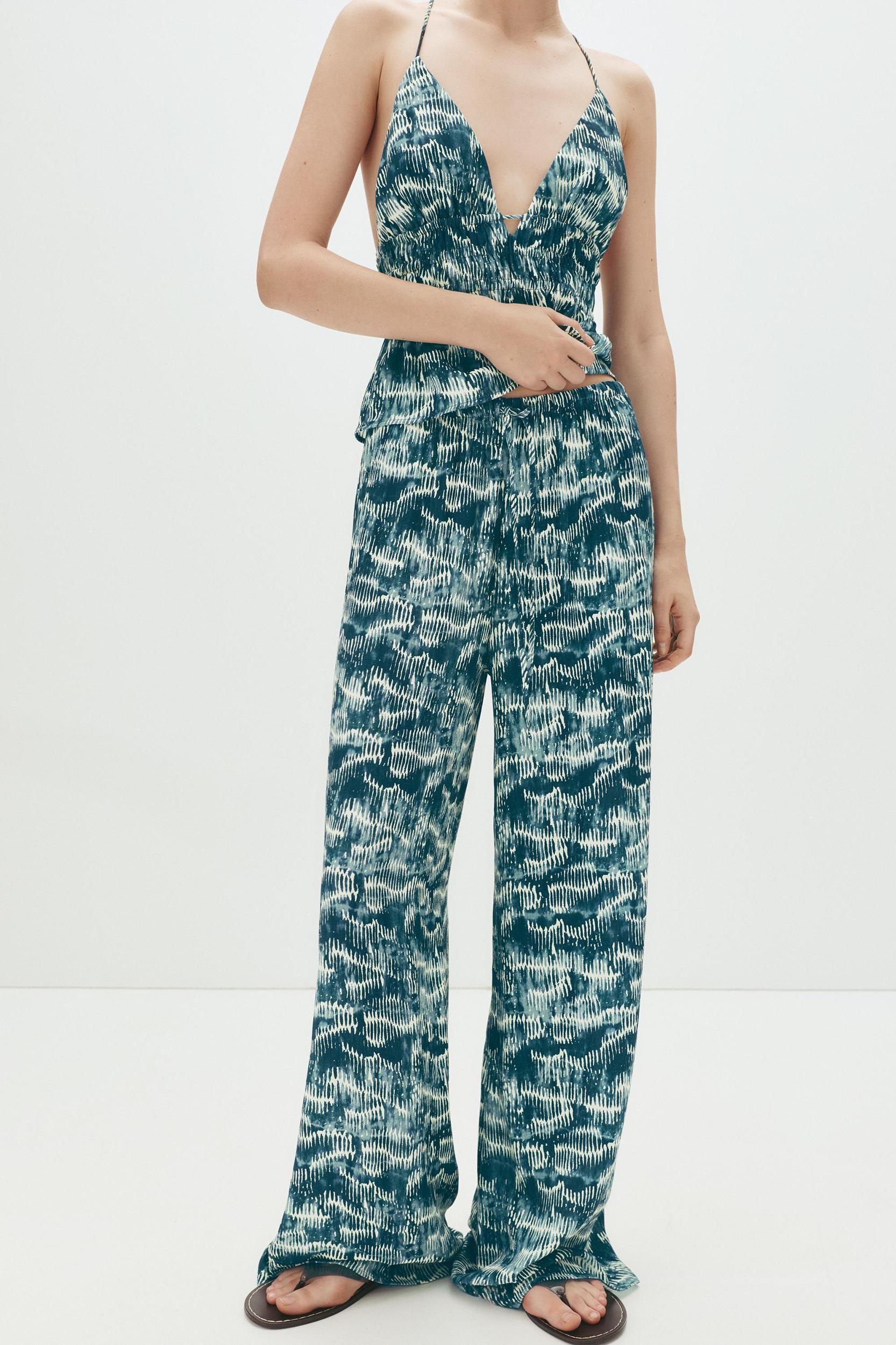 Loose-fitting printed trousers Product Image