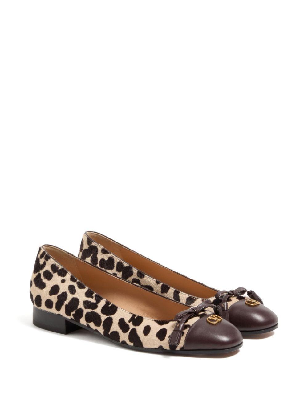leopard print ballet flats Product Image