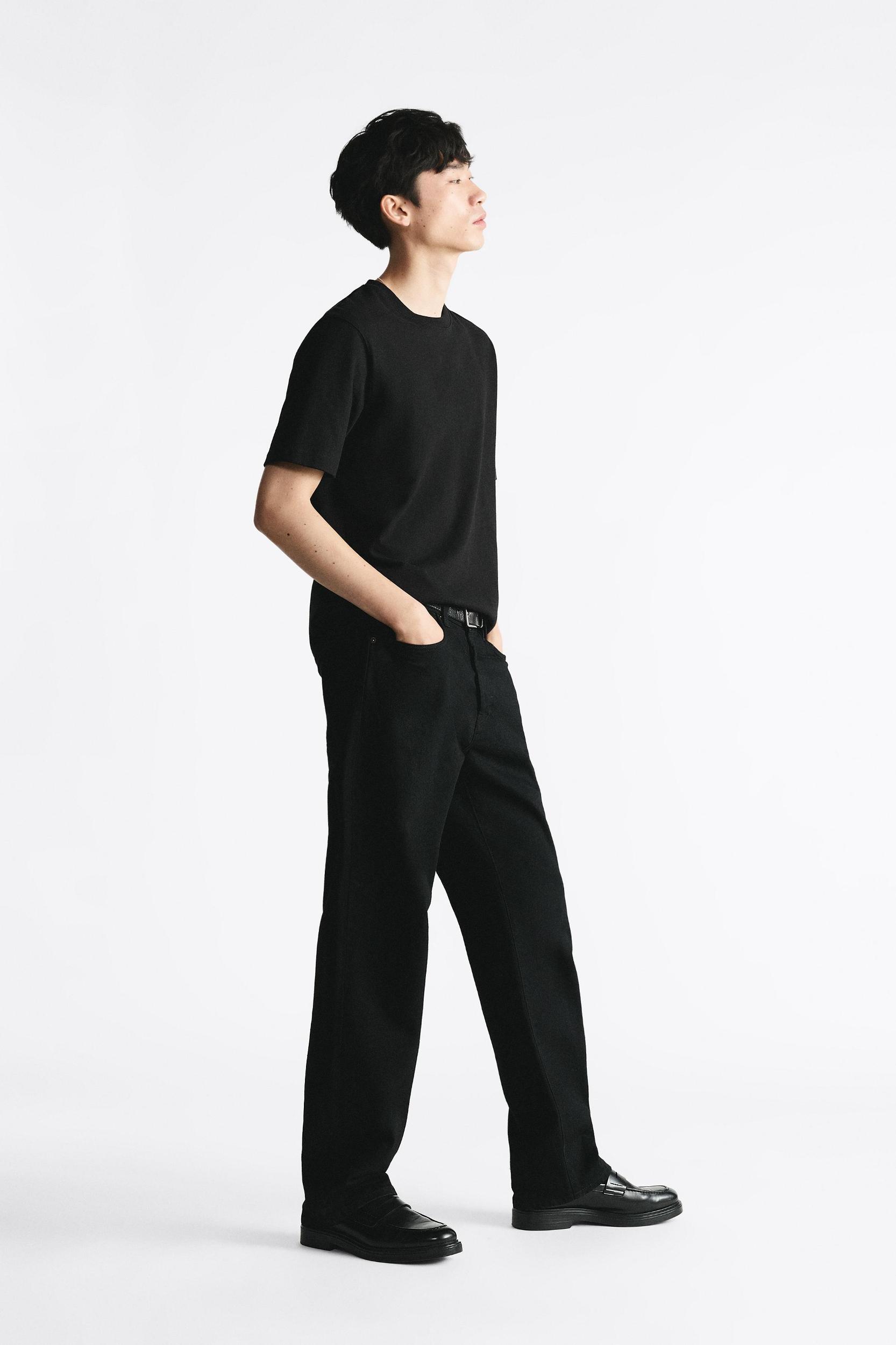 HEAVYWEIGHT SHORT SLEEVE T-SHIRT Product Image