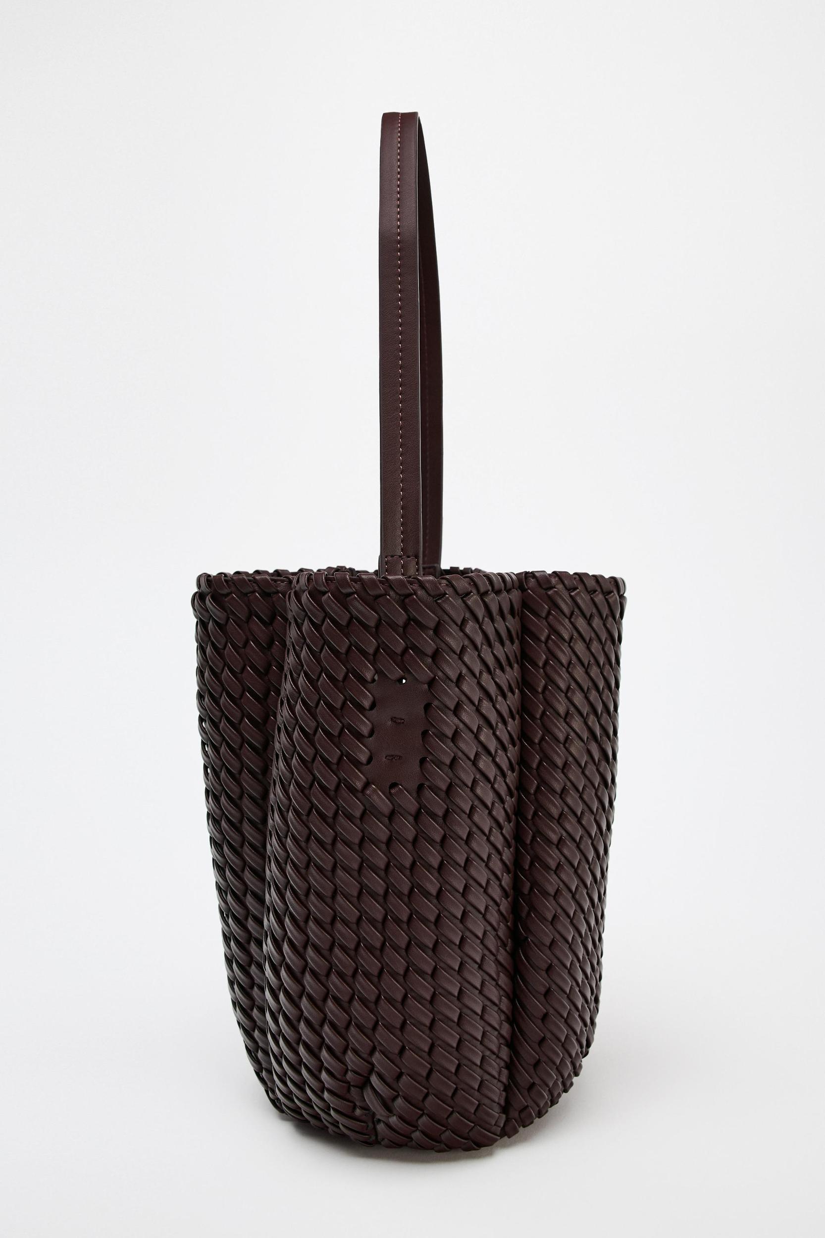 WOVEN EFFECT BUCKET BAG Product Image