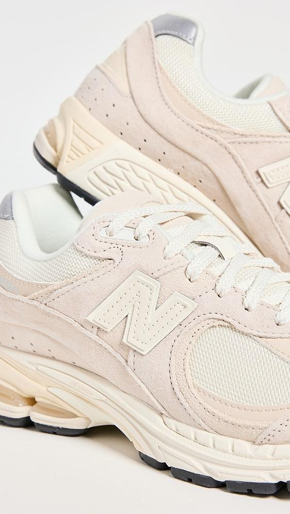 New Balance 2002R Unisex Sneakers Product Image