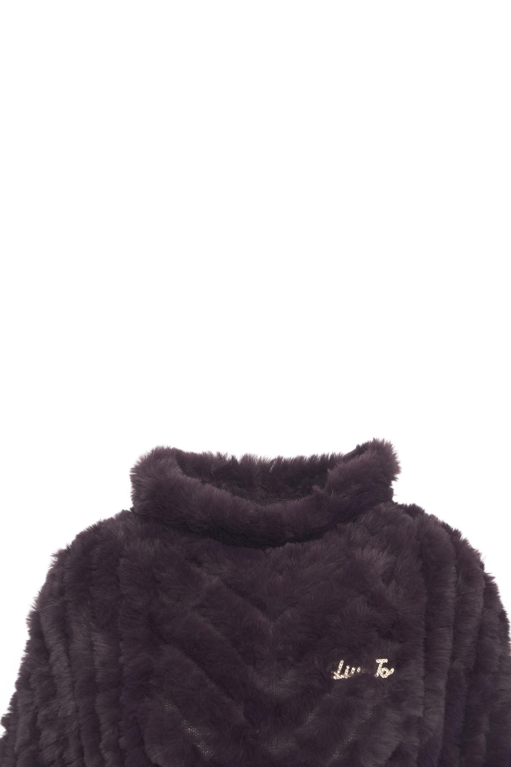 Faux fur cape Product Image