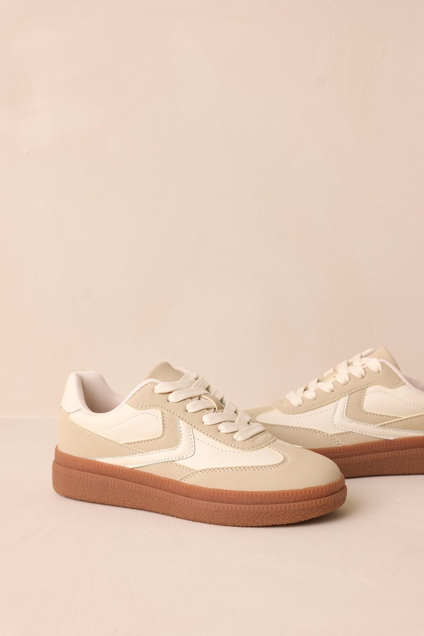 Catching Moments White & Beige Sneaker Product Image