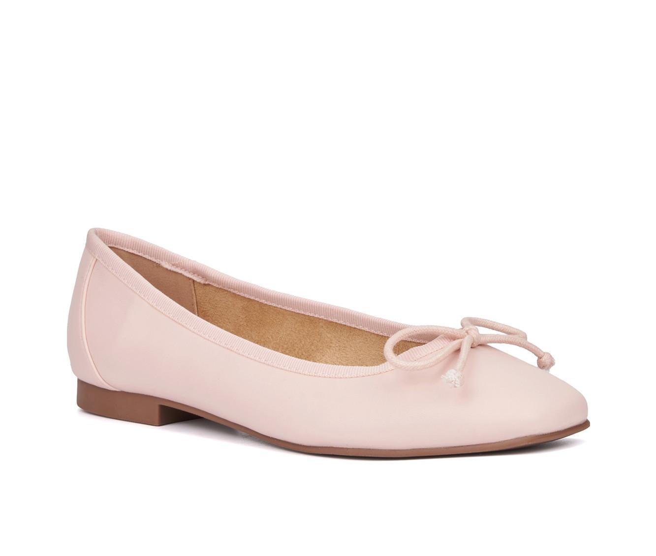 Women's New York and Company Paulina Flats Product Image