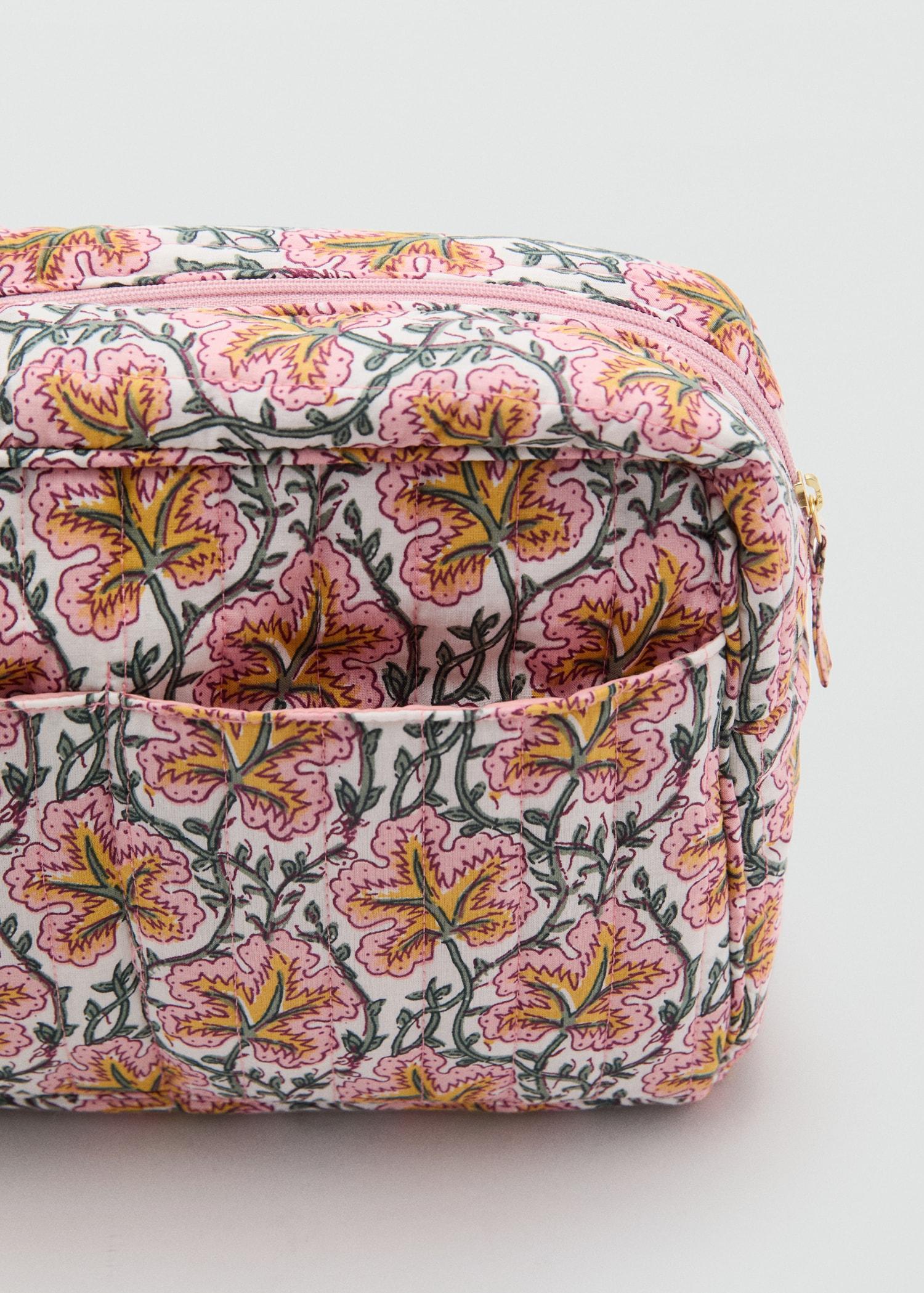 Flower-printed cotton toiletry bag - Women | MANGO USA Product Image