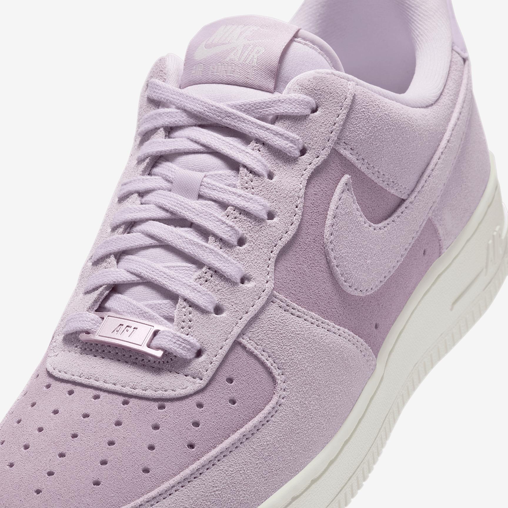 Nike Womens Air Force 1 07 Shoes | HJ5336-500 Product Image