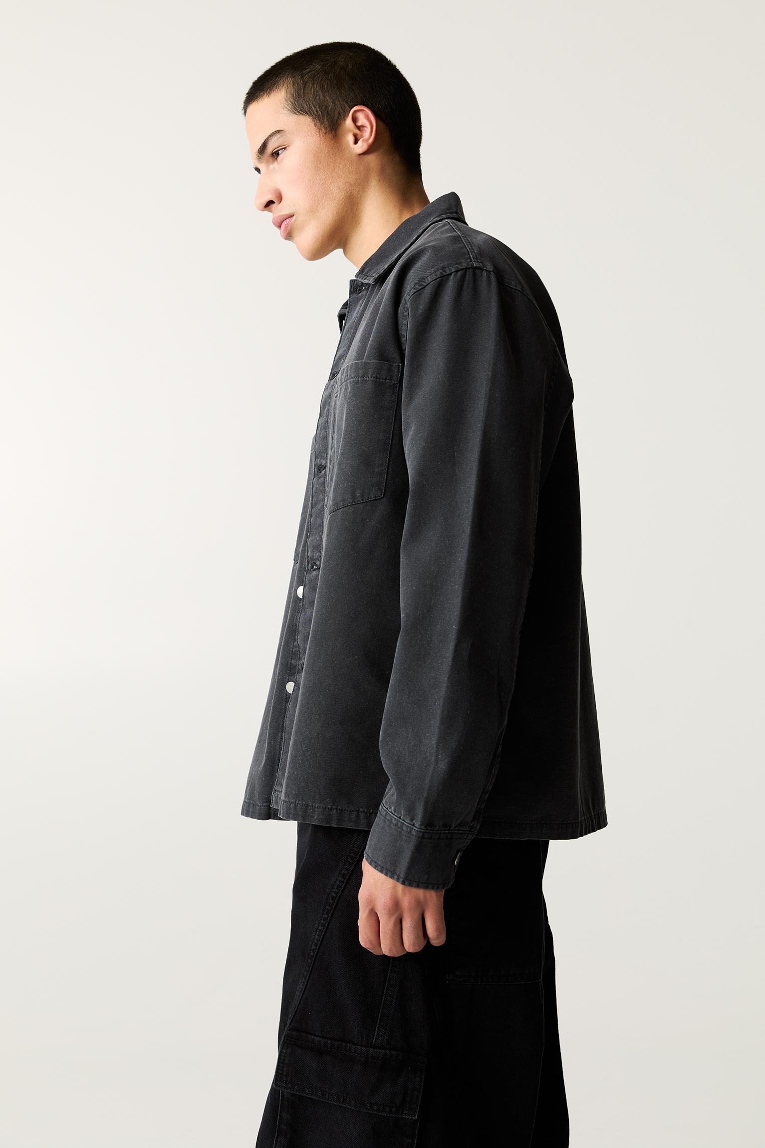 Shirt with front pockets Product Image