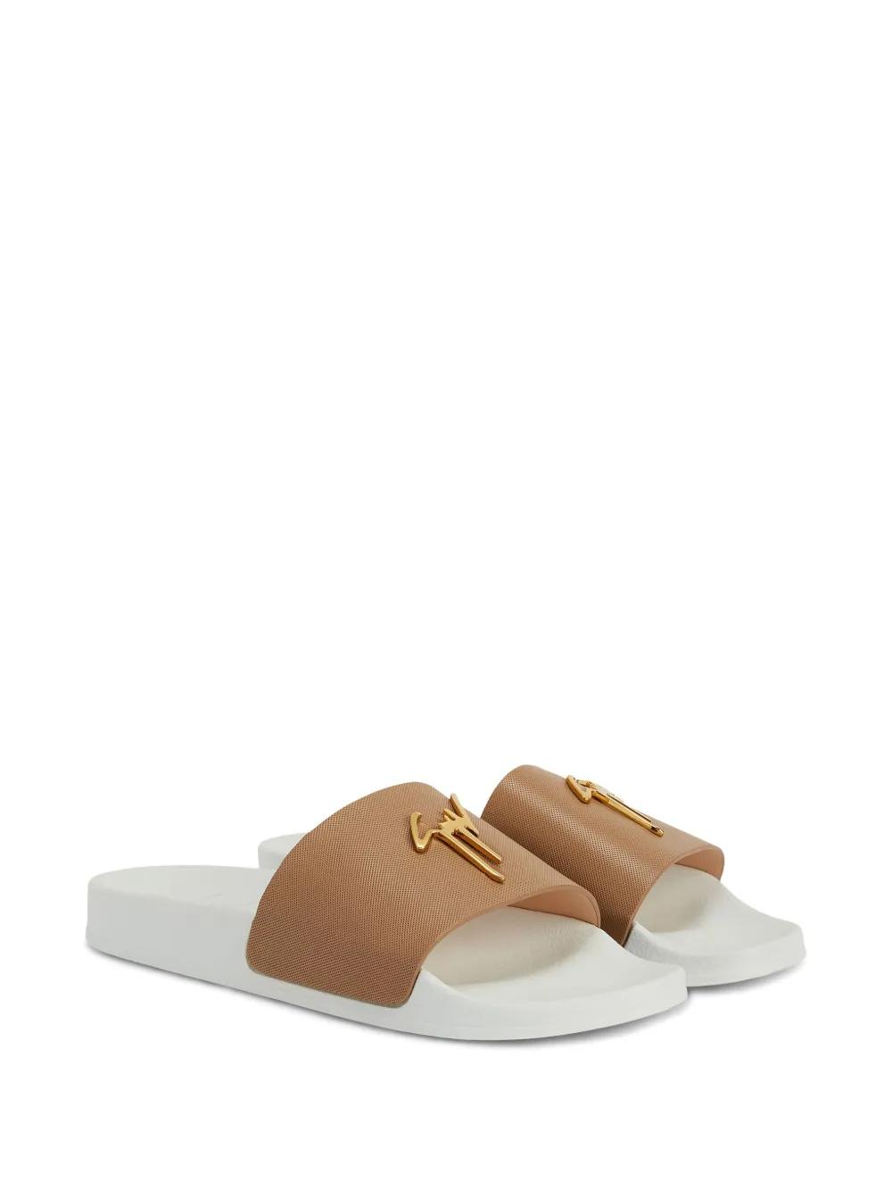 Brett flip flops Product Image