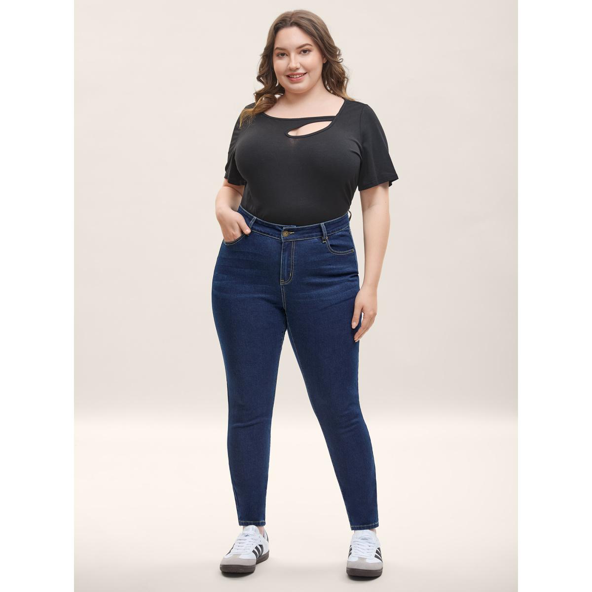 Plus Size Mid Rise Skinny-Fit Classic Jeans Women Denimindigo Medium stretch Slanted pocket Jeans BloomChic 18/2X Product Image