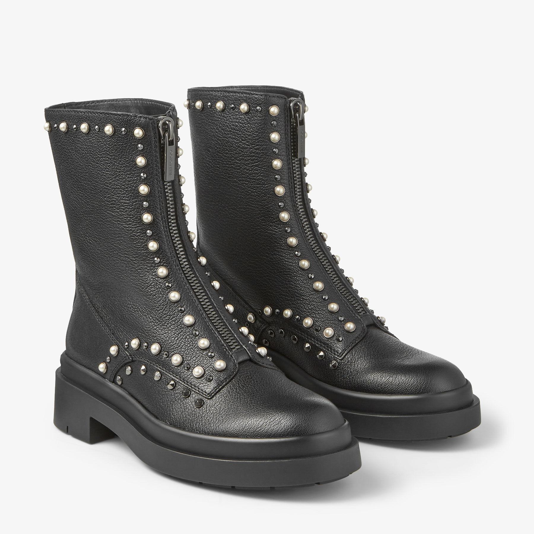 Nola Flat Product Image