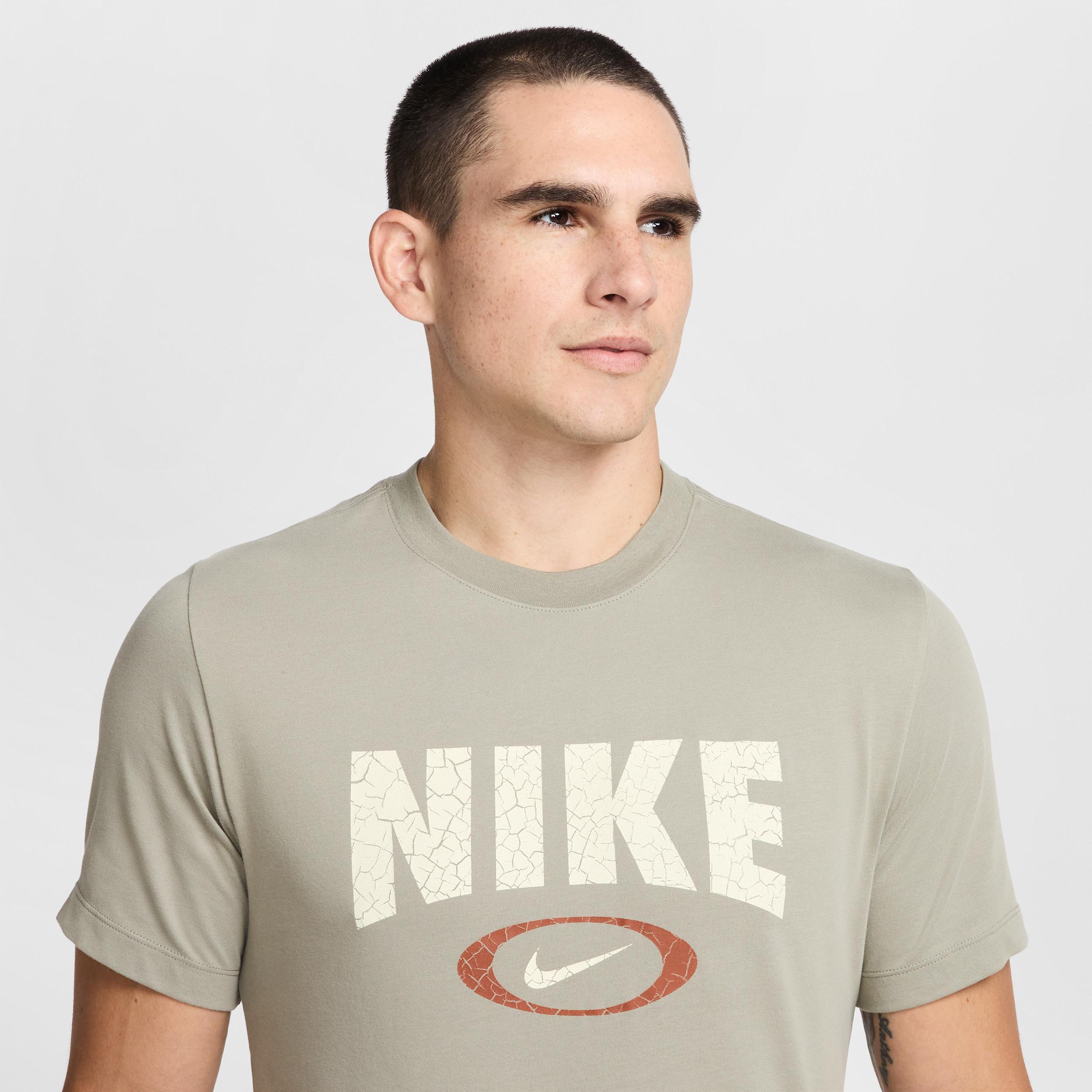 Nike Men's Dri-FIT Fitness T-Shirt Product Image