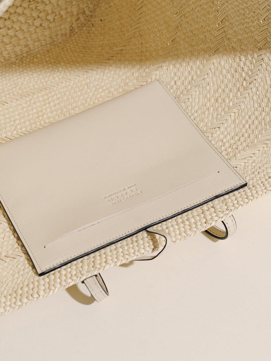 The Market Tote in Hand-Woven Raffia Product Image