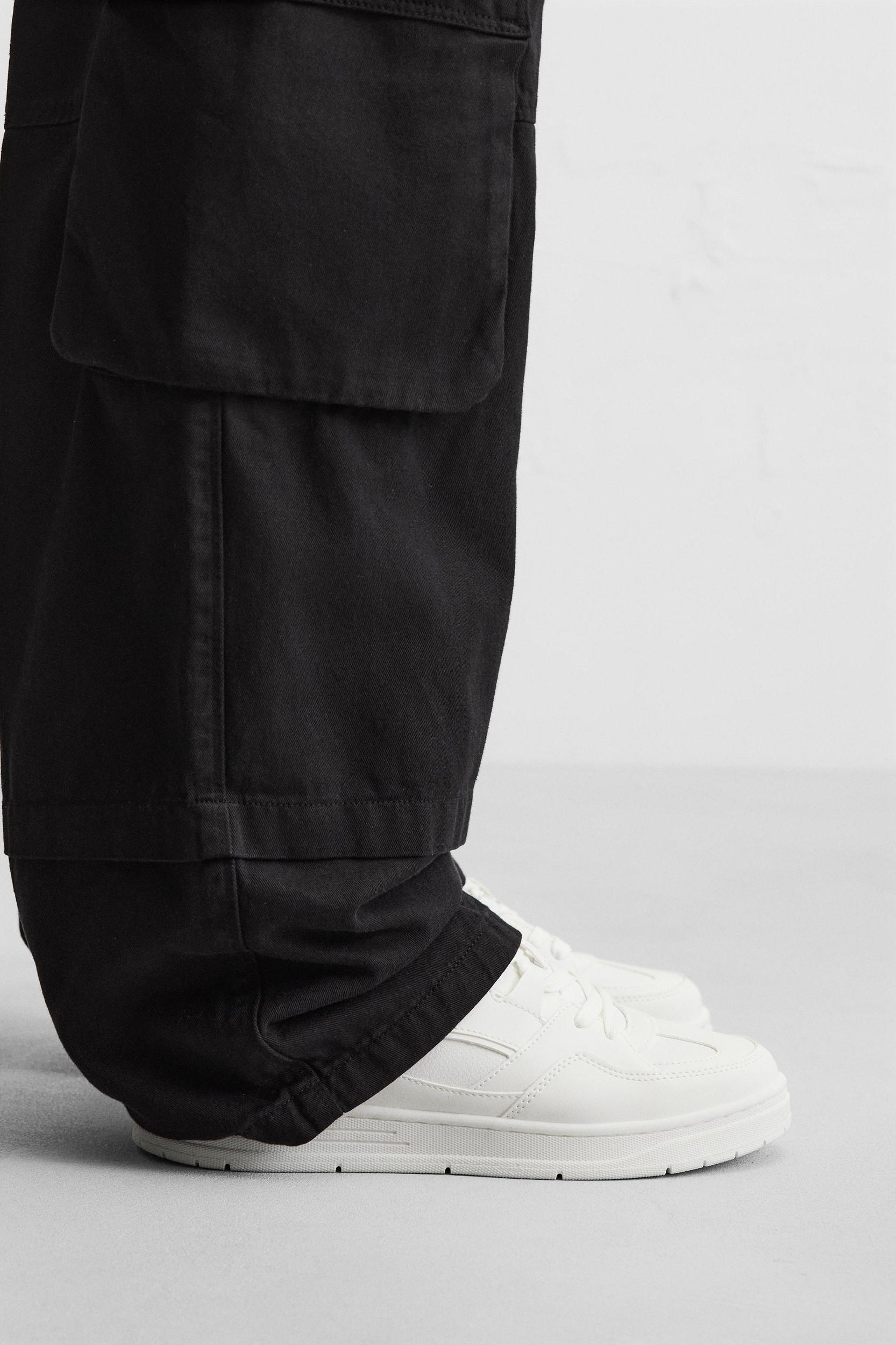 RETRO STYLE SNEAKERS Product Image