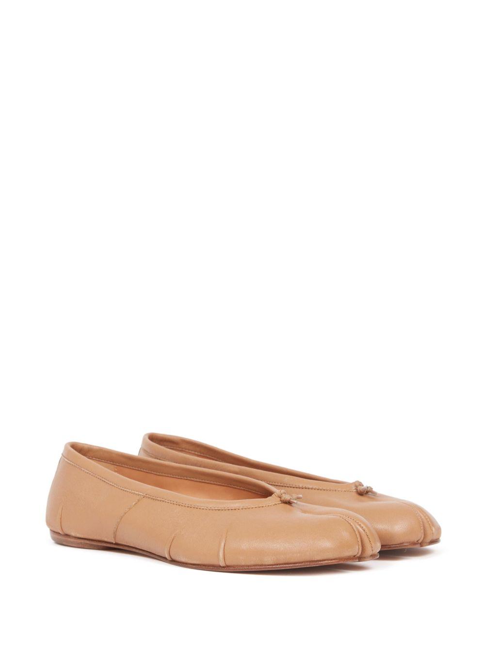 Tabi leather ballerina shoes Product Image