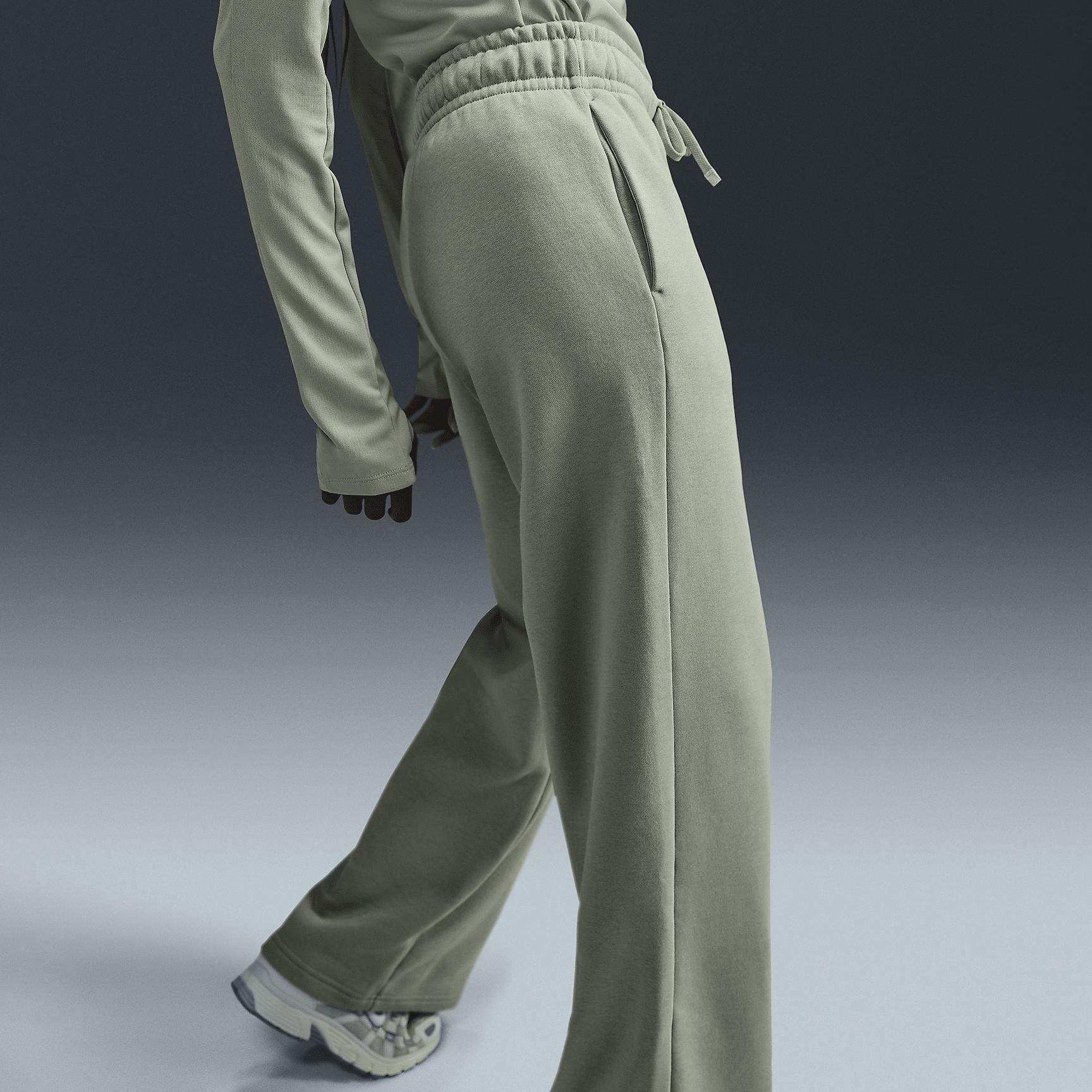 Women's Nike Sportswear Club Fleece Mid-Rise Wide-Leg Sweatpants Product Image