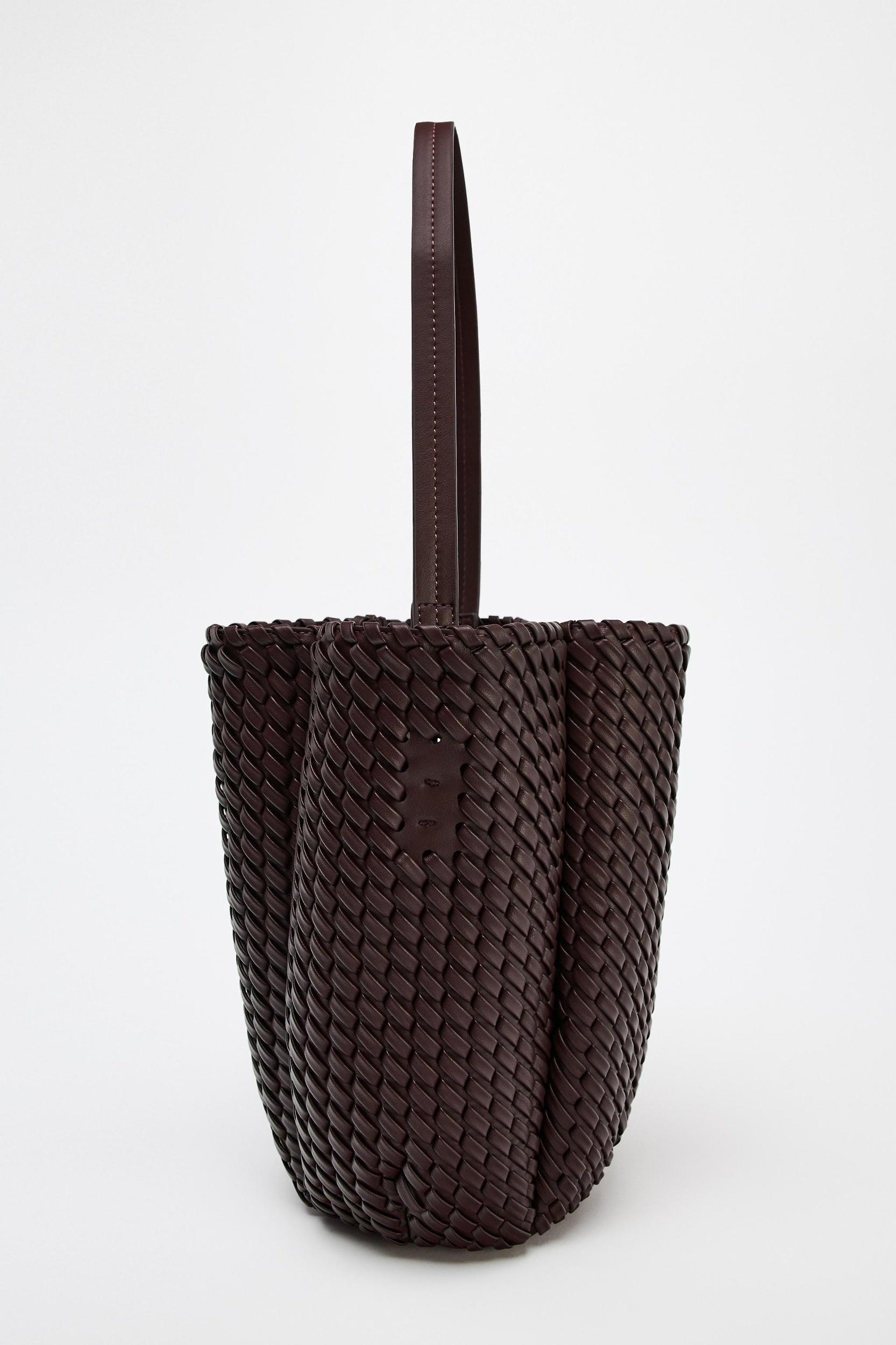 WOVEN EFFECT BUCKET BAG Product Image