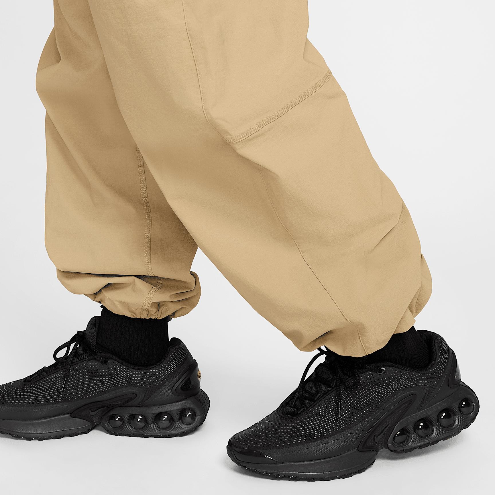 Nike Men's Tech Woven Oversized Pants Product Image