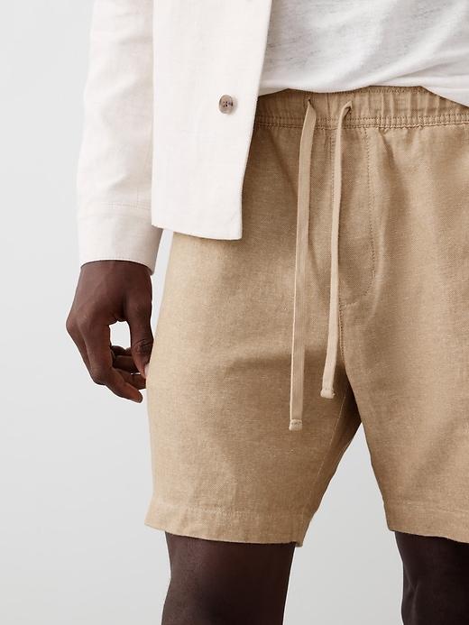 7" Linen-Blend Deck Short Product Image