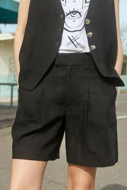 The Pleated Bermuda Shorts Product Image