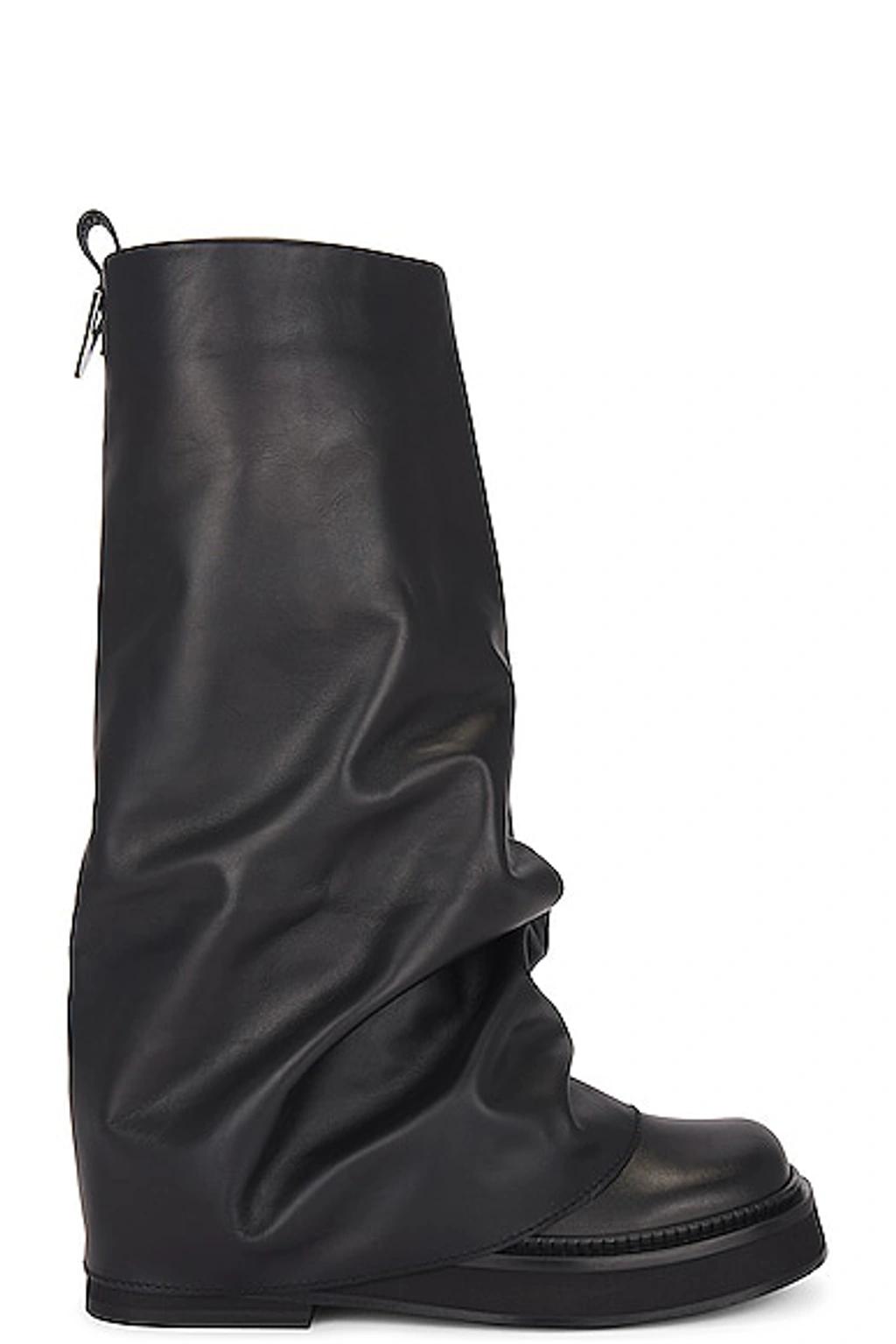 ATTICO Robin Black Boots With Square Toe And Logo Plaque On The Rear In Leather Woman Product Image