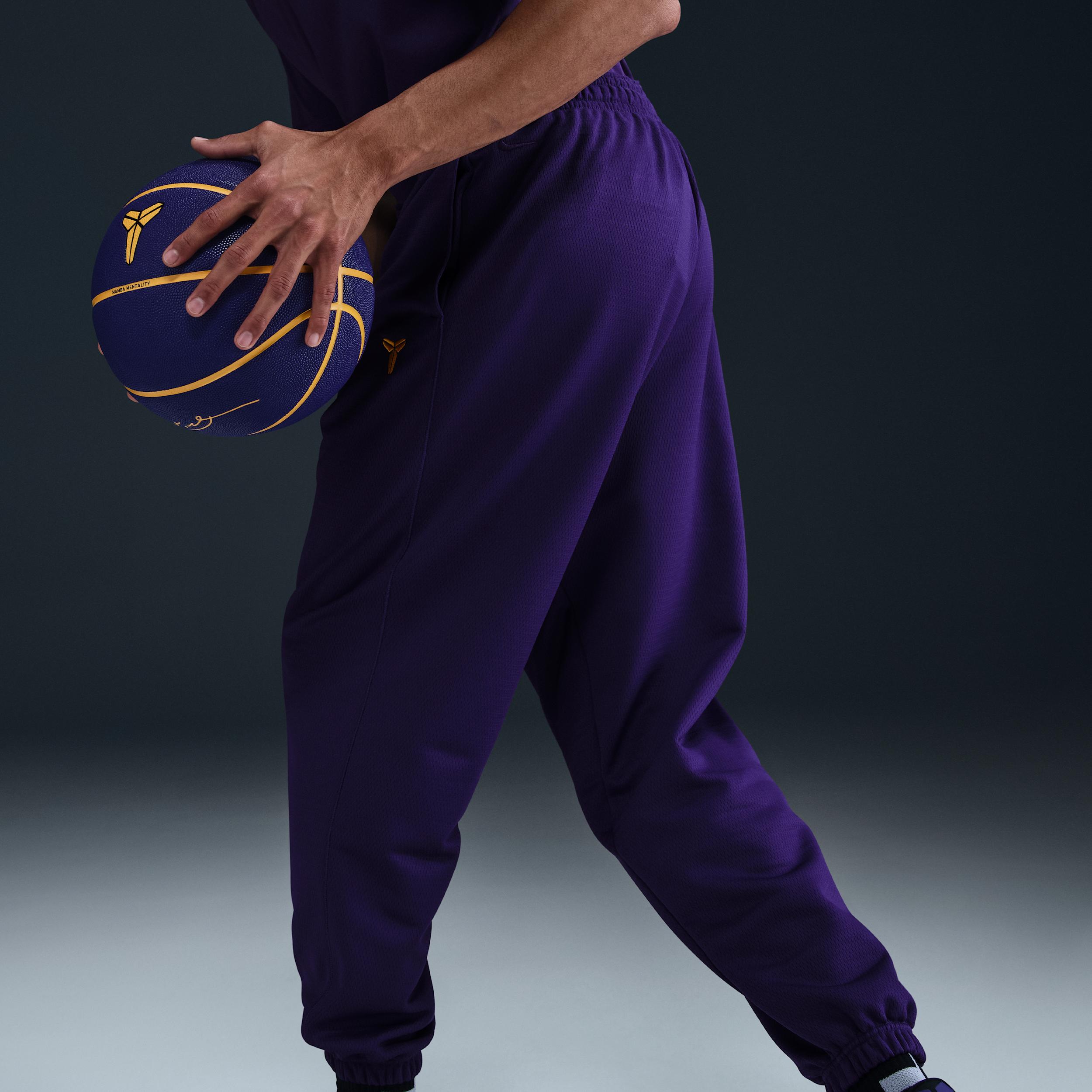 Nike Men's Kobe Therma-FIT Basketball Pants Product Image