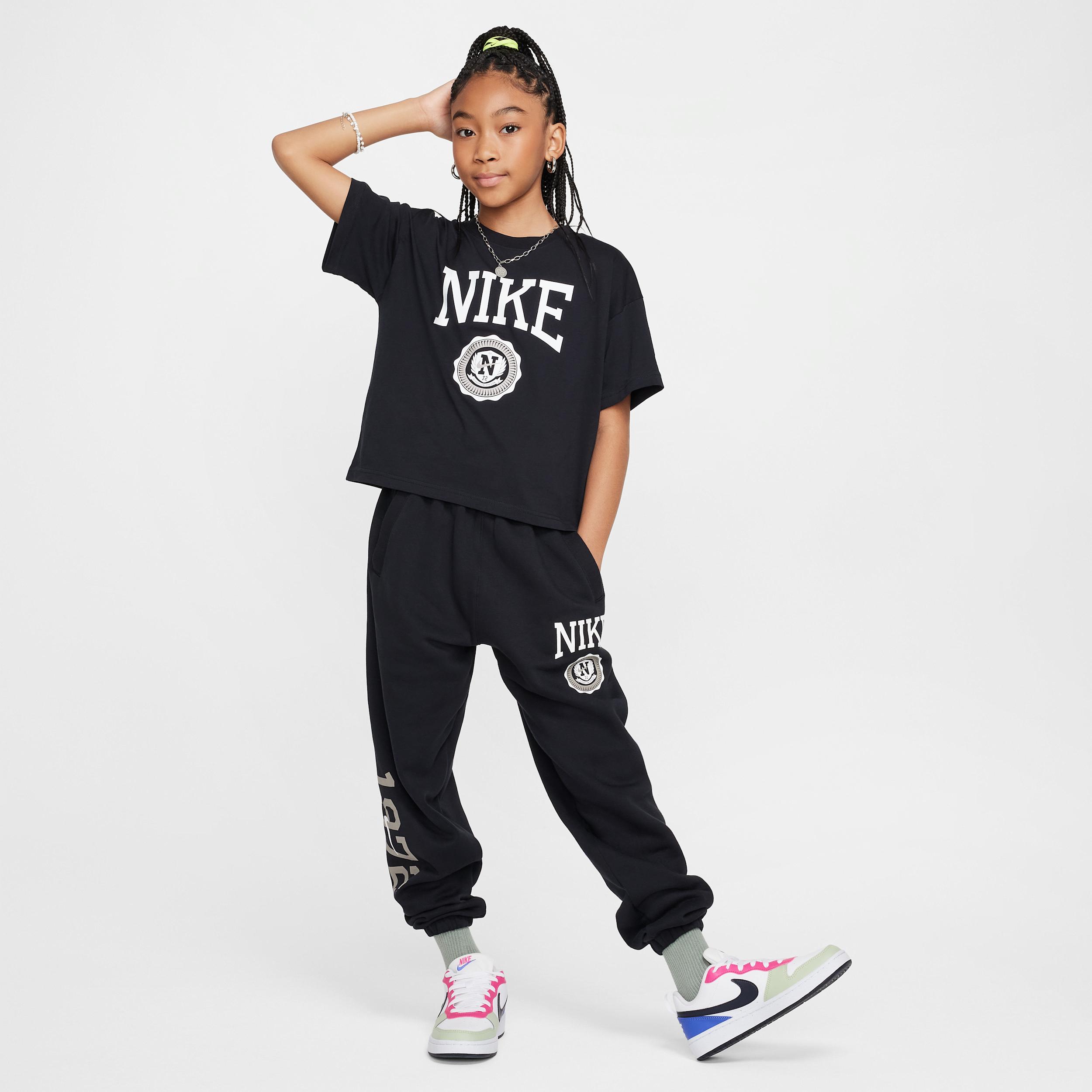 Unisex Nike Sportswear Girls T-Shirt | HM6303-010 Product Image