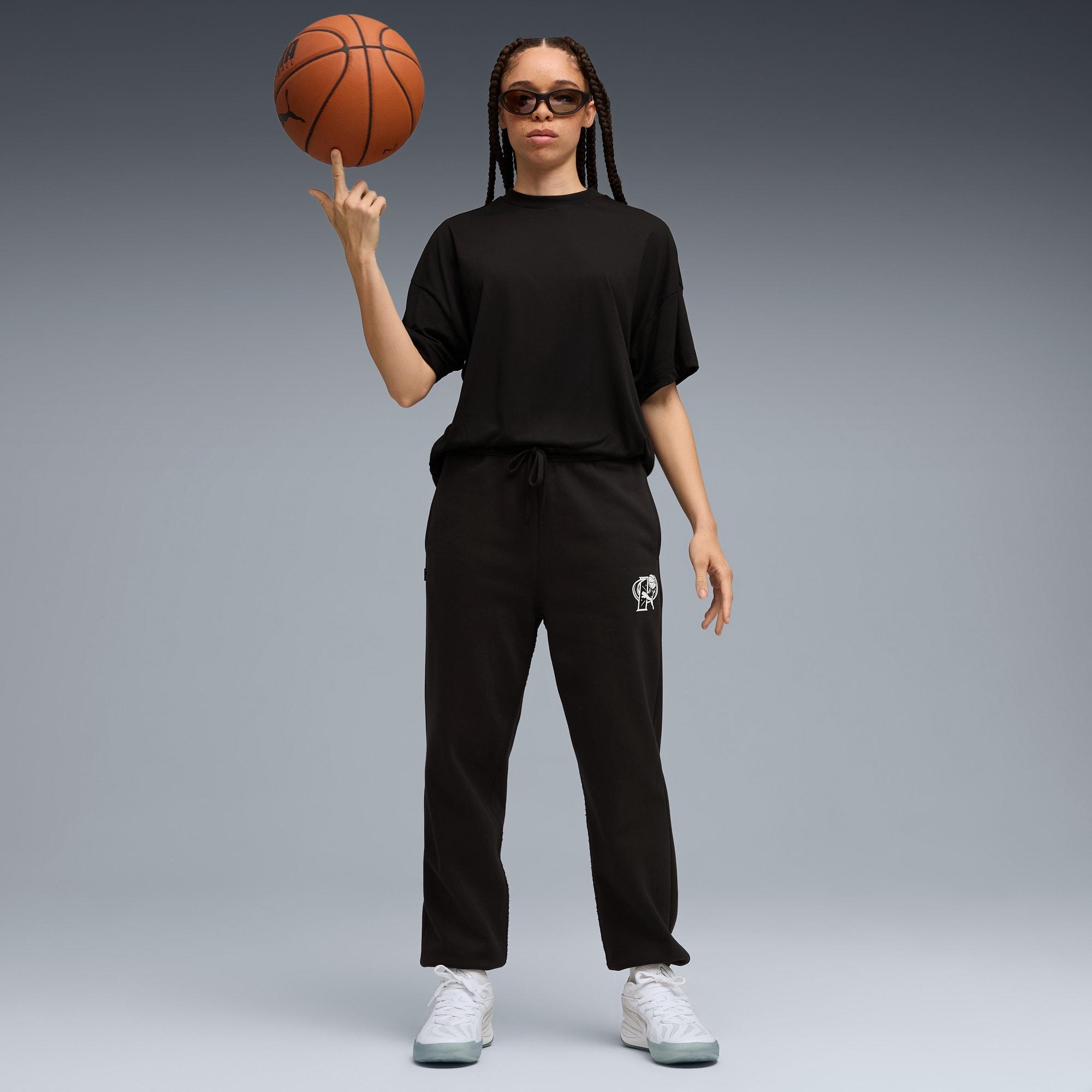 Stewie 4 Basketball Shoes Women Product Image