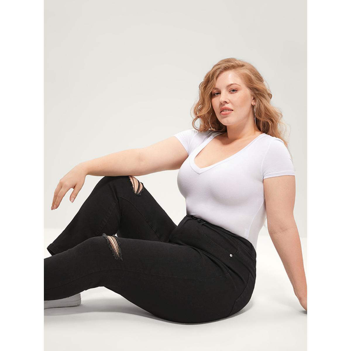 Plus Size Straight Moderately Stretchy Mid Rise Black Wash Distressed Jeans Women Black Casual Plain Distressed Medium stretch Pocket Jeans BloomChic 26/4X Product Image