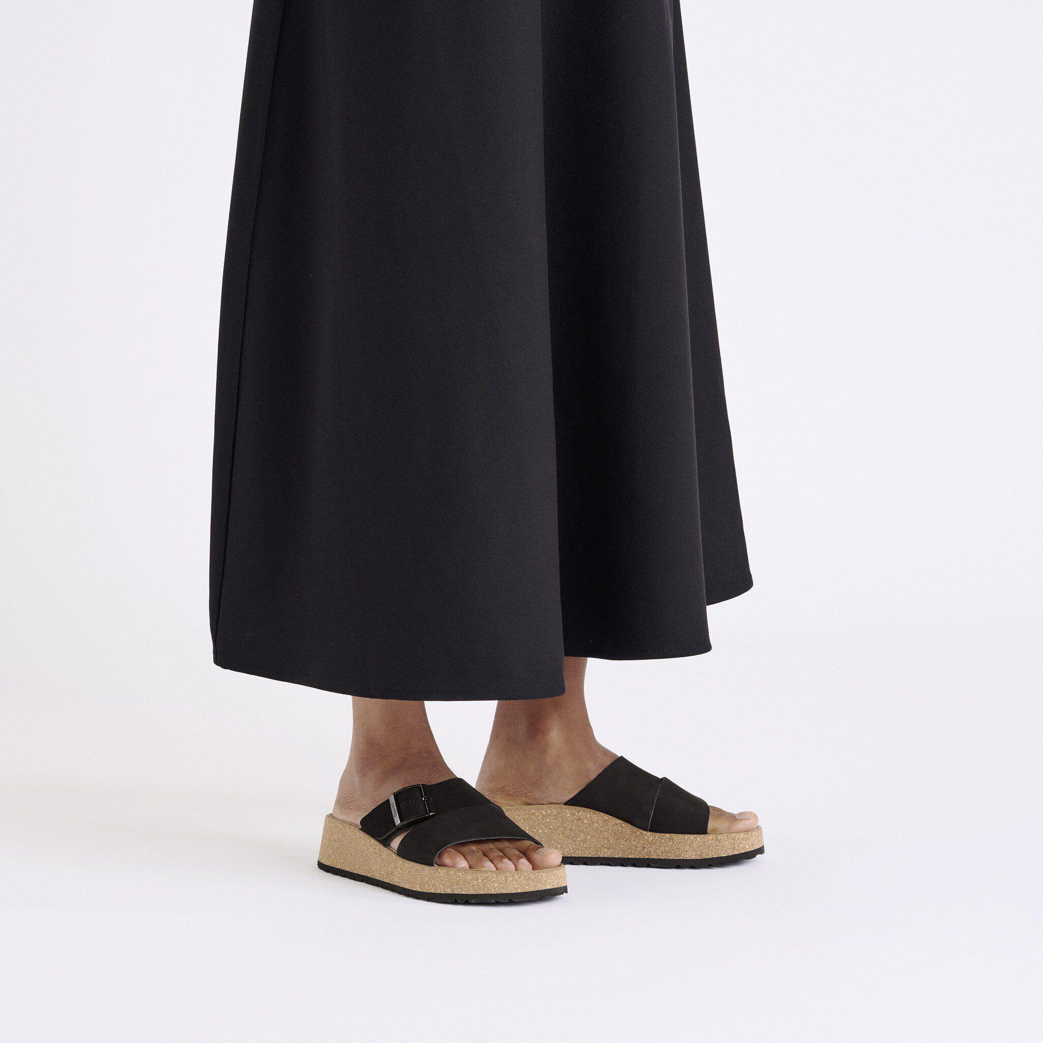 Almina Nubuk Leather Product Image