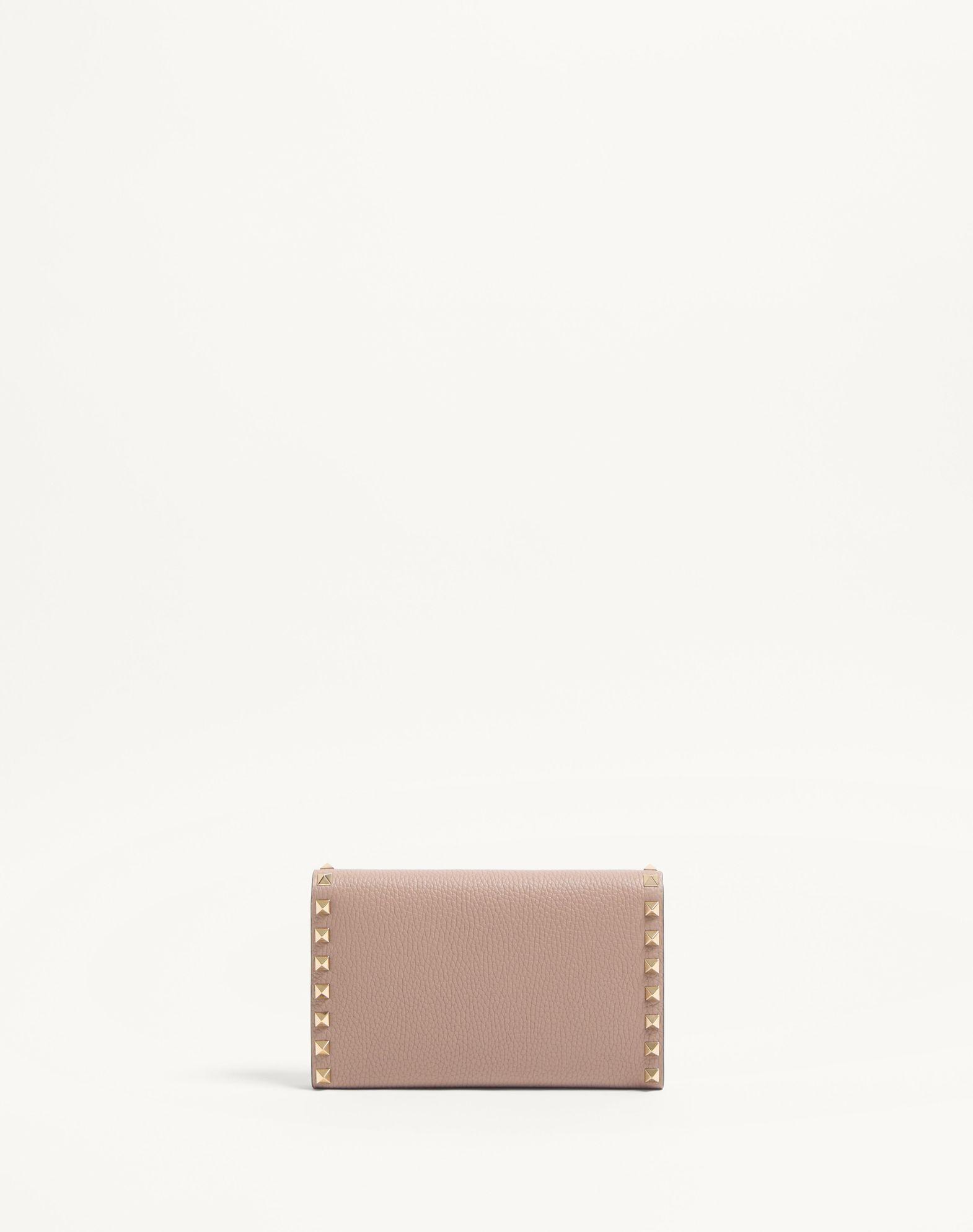 Rockstud Wallet With Chain In Grainy Calfskin Product Image