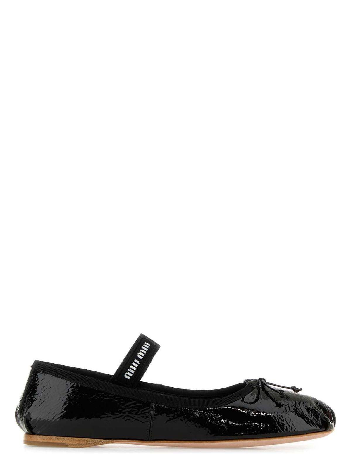 logo-strap ballerina shoes Product Image