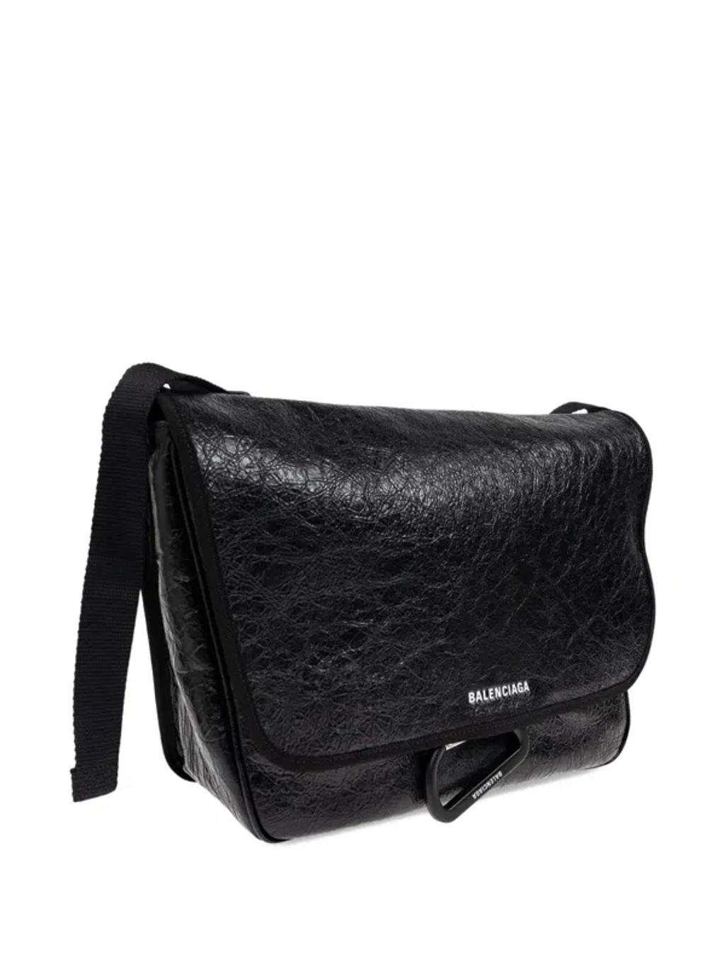 Explorer shoulder bag Product Image